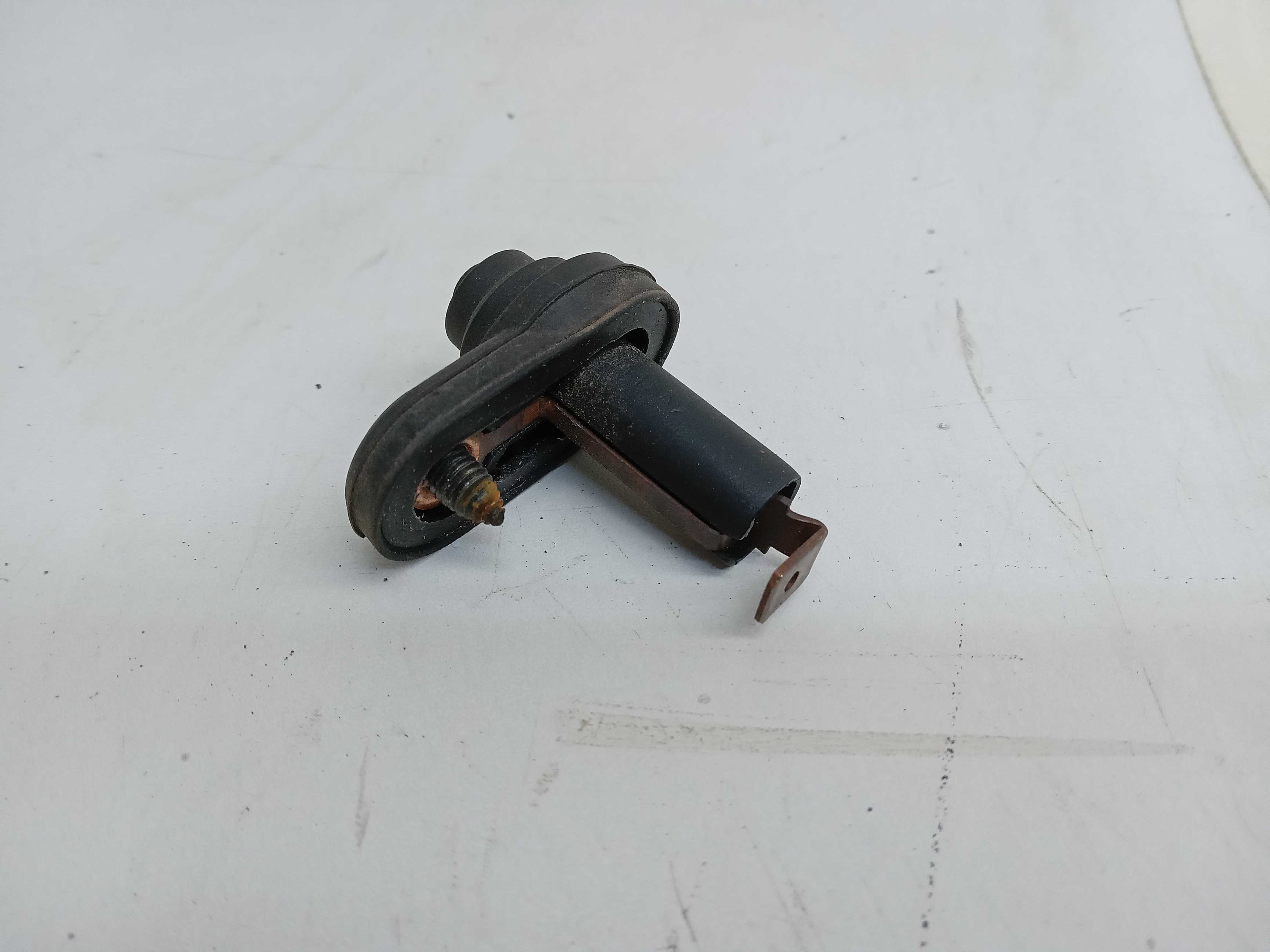 INTERRUPTOR LUZ  PORTA DIANTEIRA ESQUERDA Renault Kwid 2019 2
