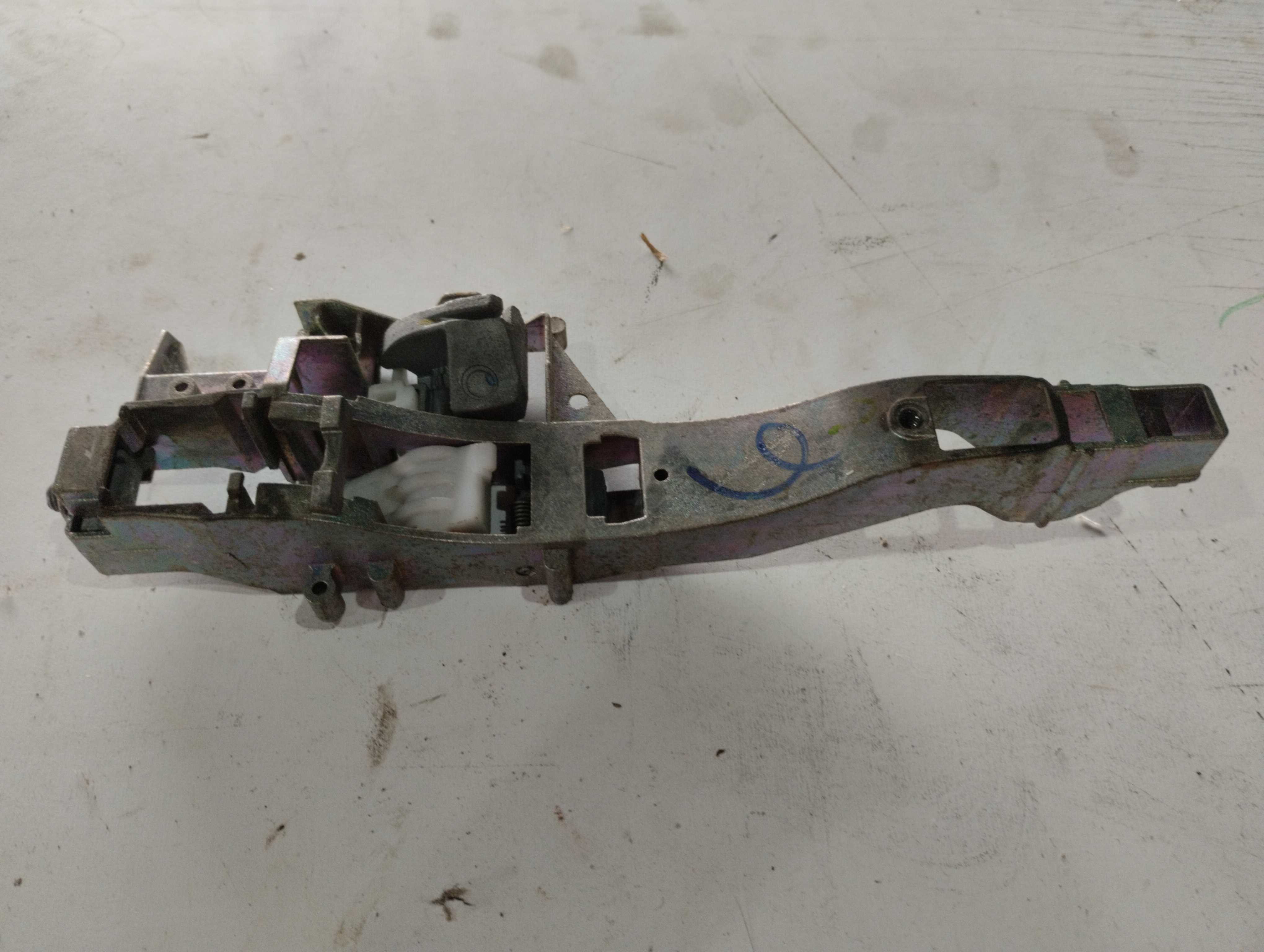 Base maçaneta direita Citroen C3 peugeot 208
