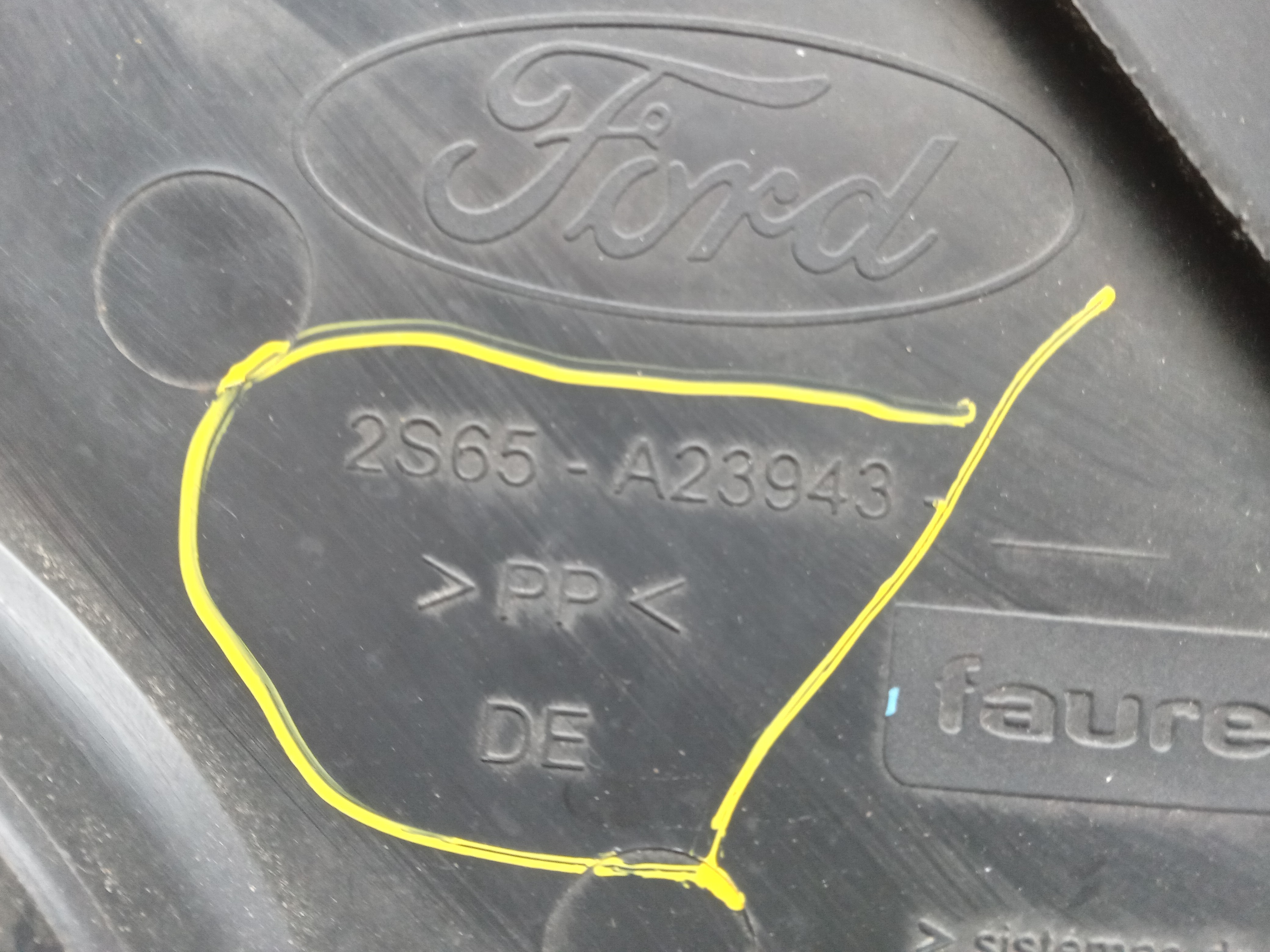 FORRO PORTA DIANT LE FORD FIESTA 2010 3