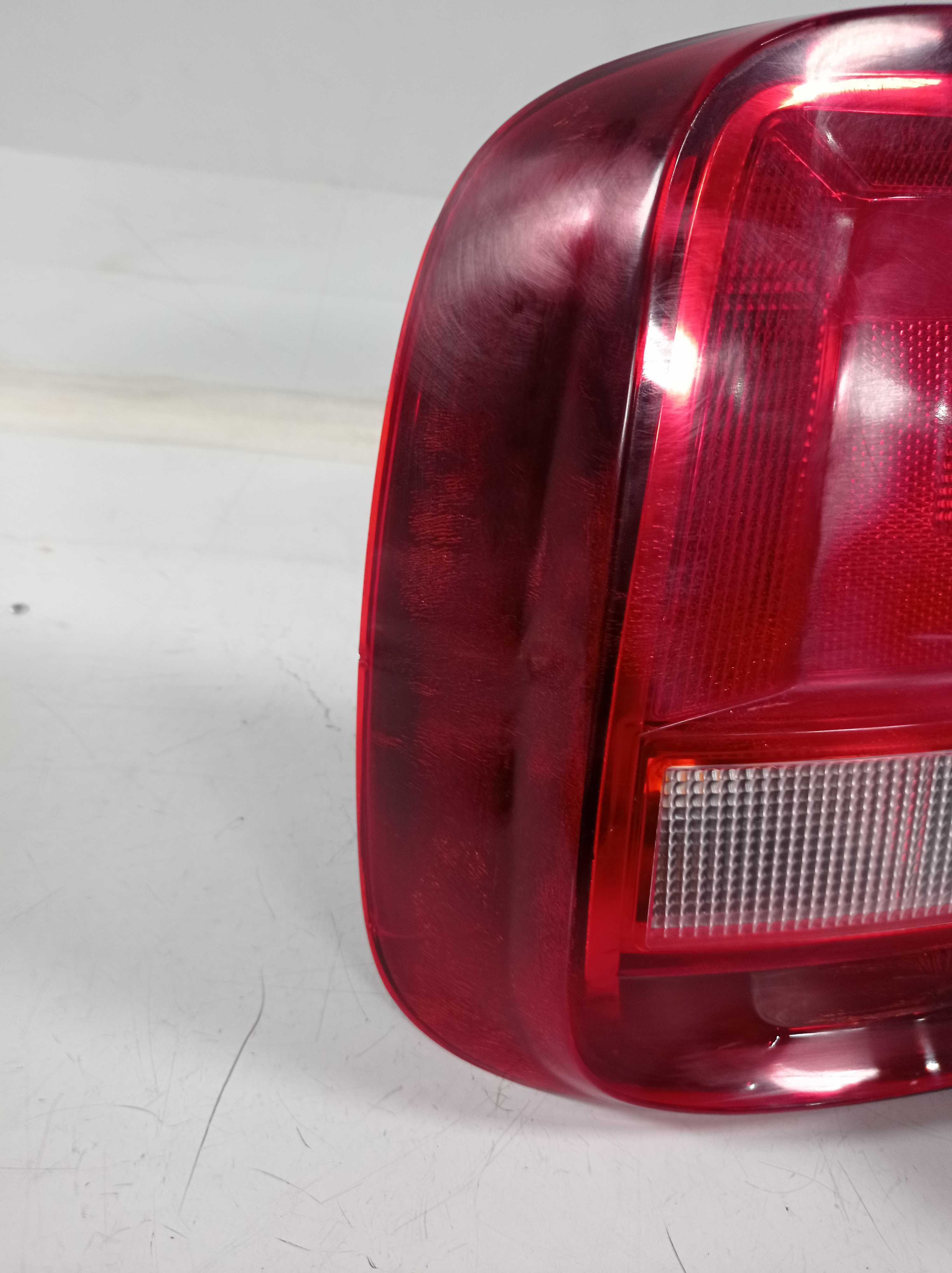 LANTERNA TRASEIRA ESQUERDA VW SAVEIRO G7 G8 2018 PARA RECU 4