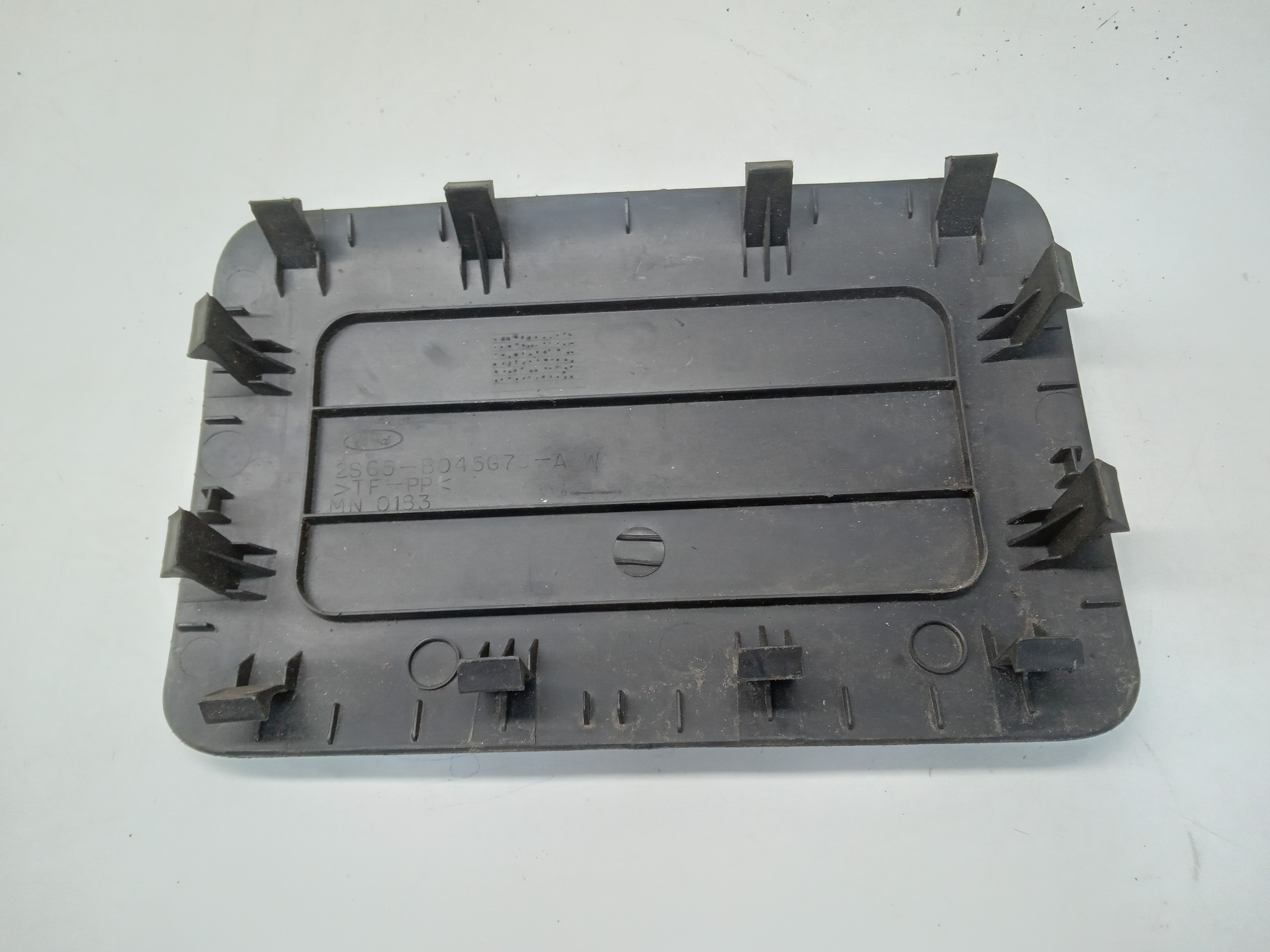 MOLDURA ACABAMENTO PAINEL CENTRAL LE FORD FIESTA SEDAN 2014 2