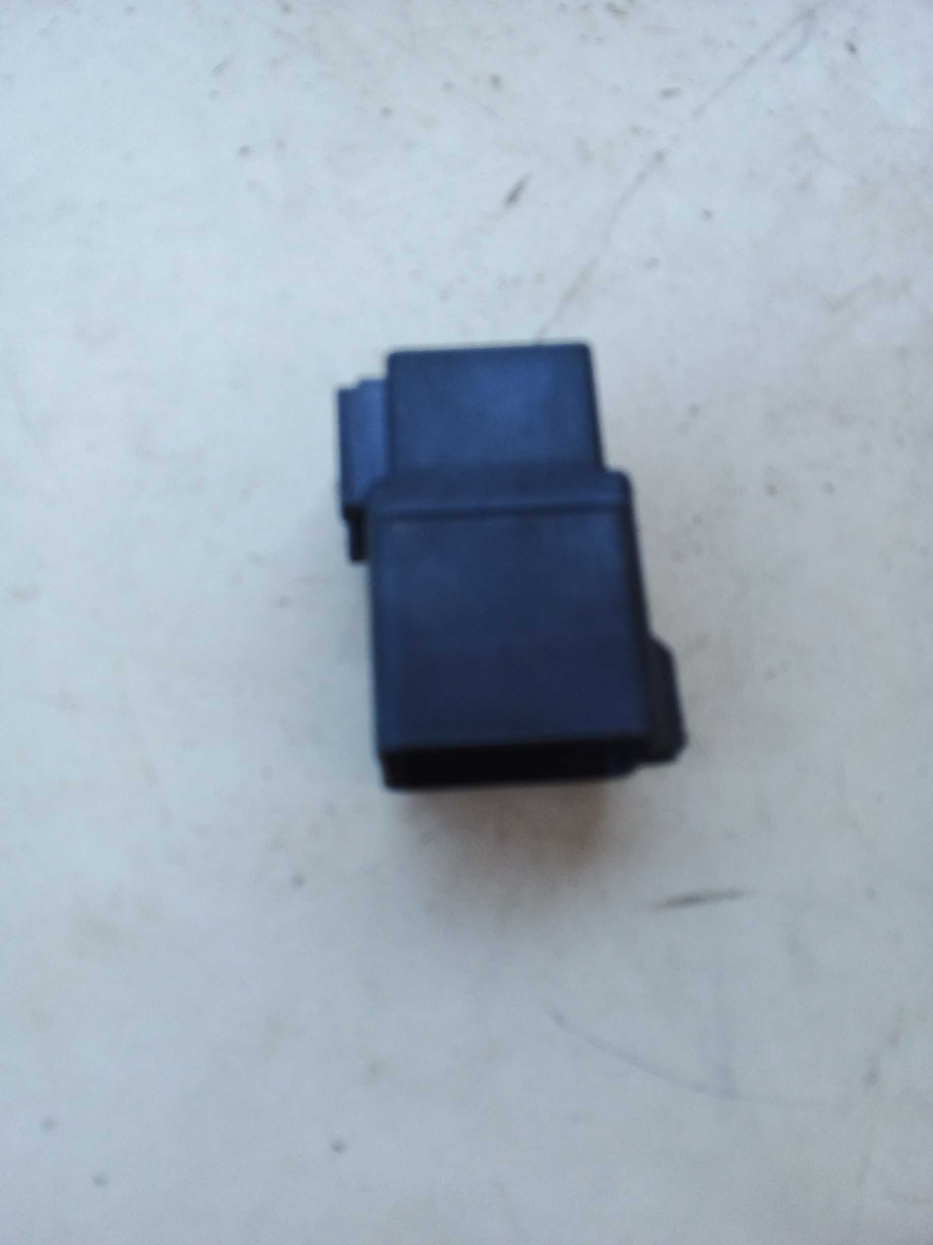 RELÉ COFRE MOTOR BMW 320  2019