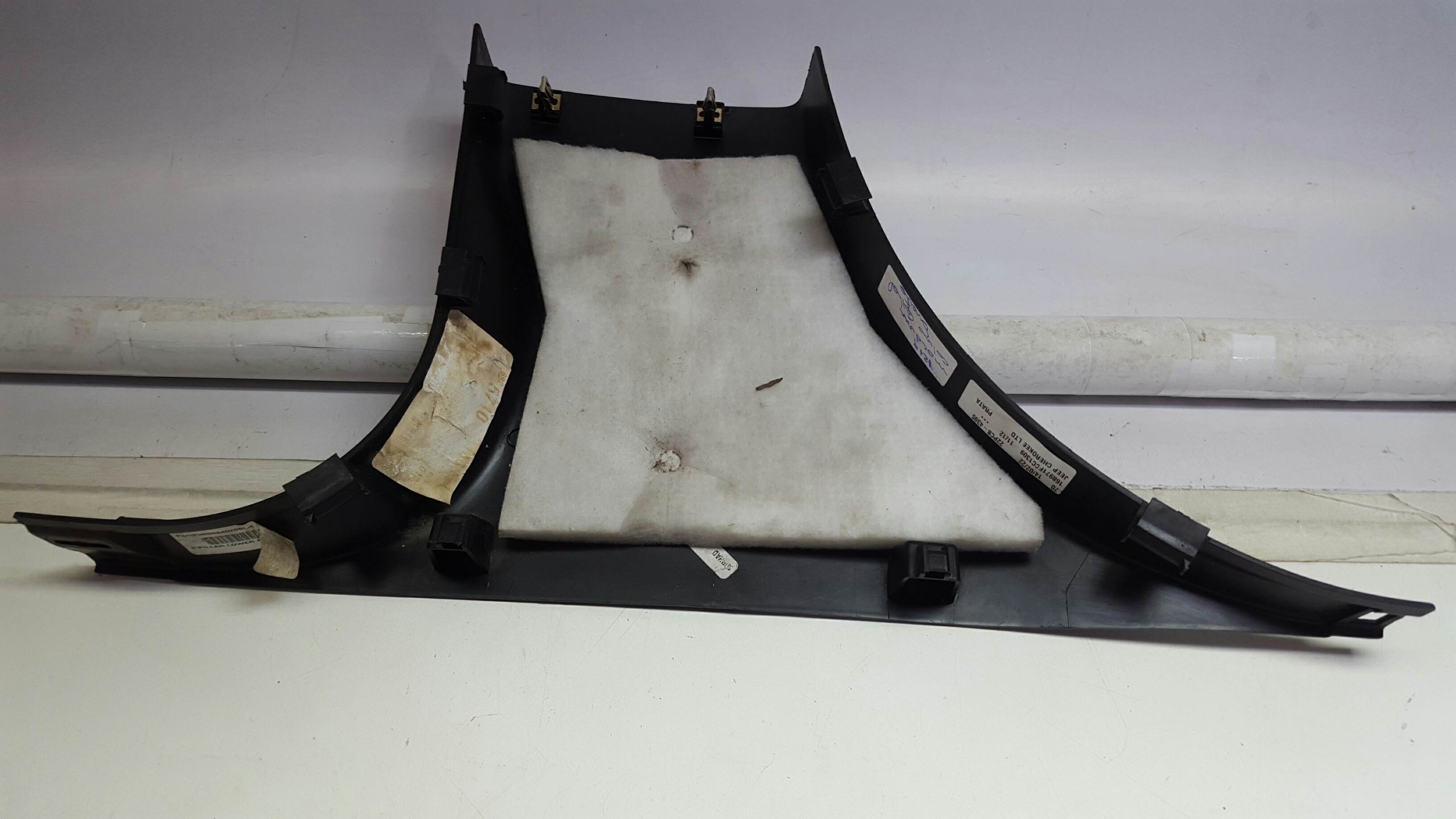 Moldura Coluna Central Direito Jeep Cherokee 2011 2012 3