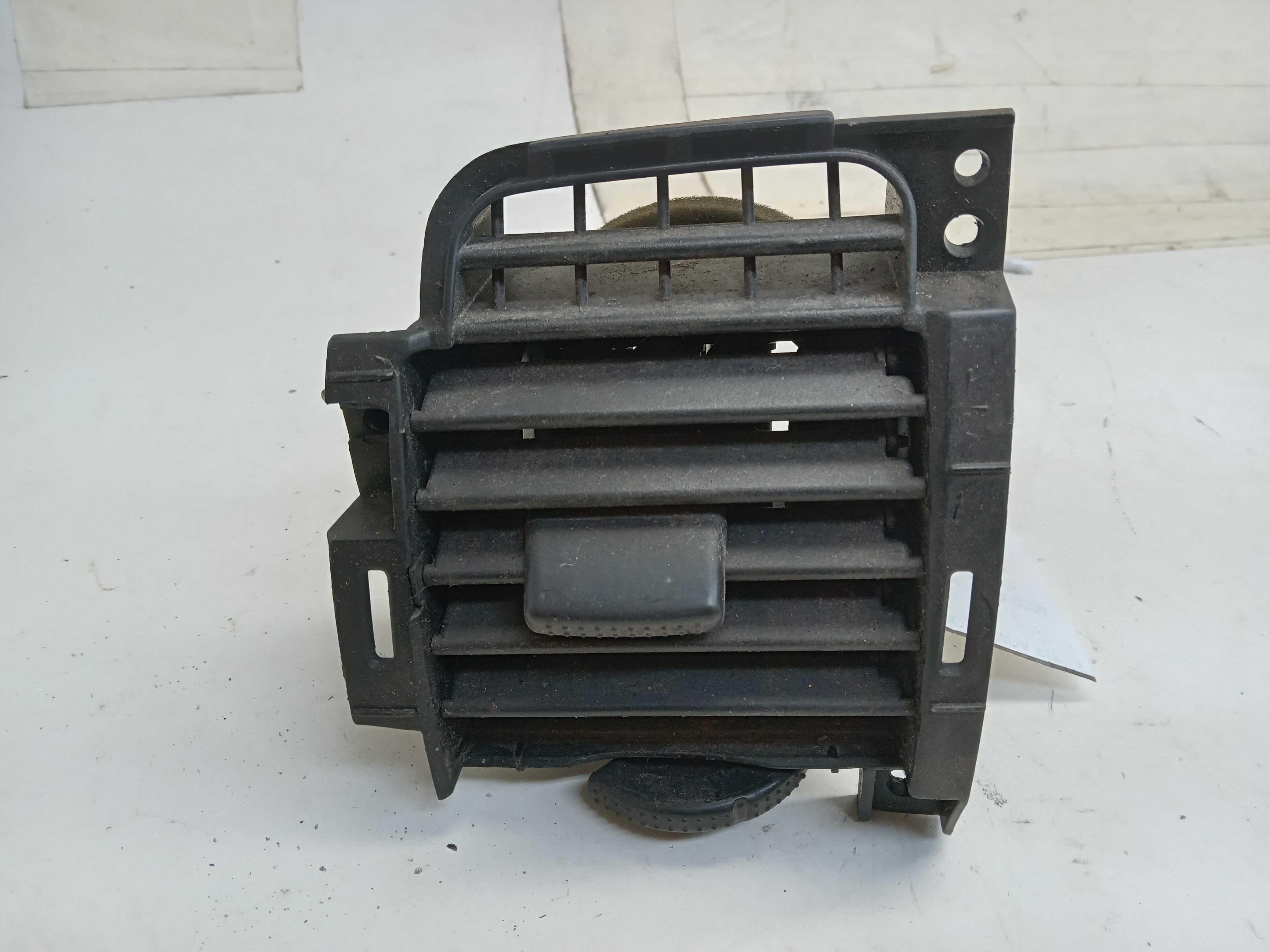 DIFUSOR AR LE HONDA FIT 2004 1