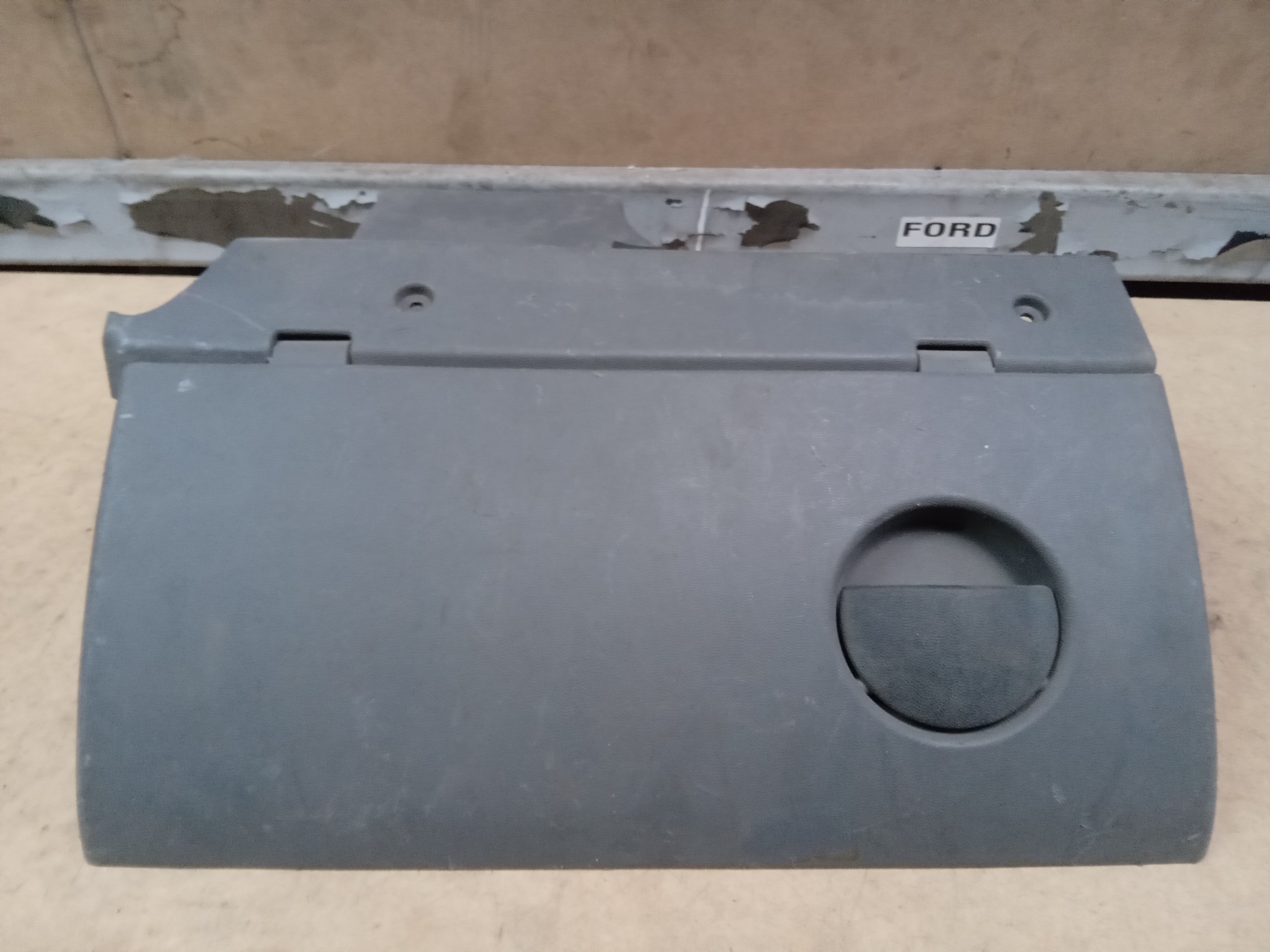PORTA LUVAS GM CORSA MONTANA 2004 1