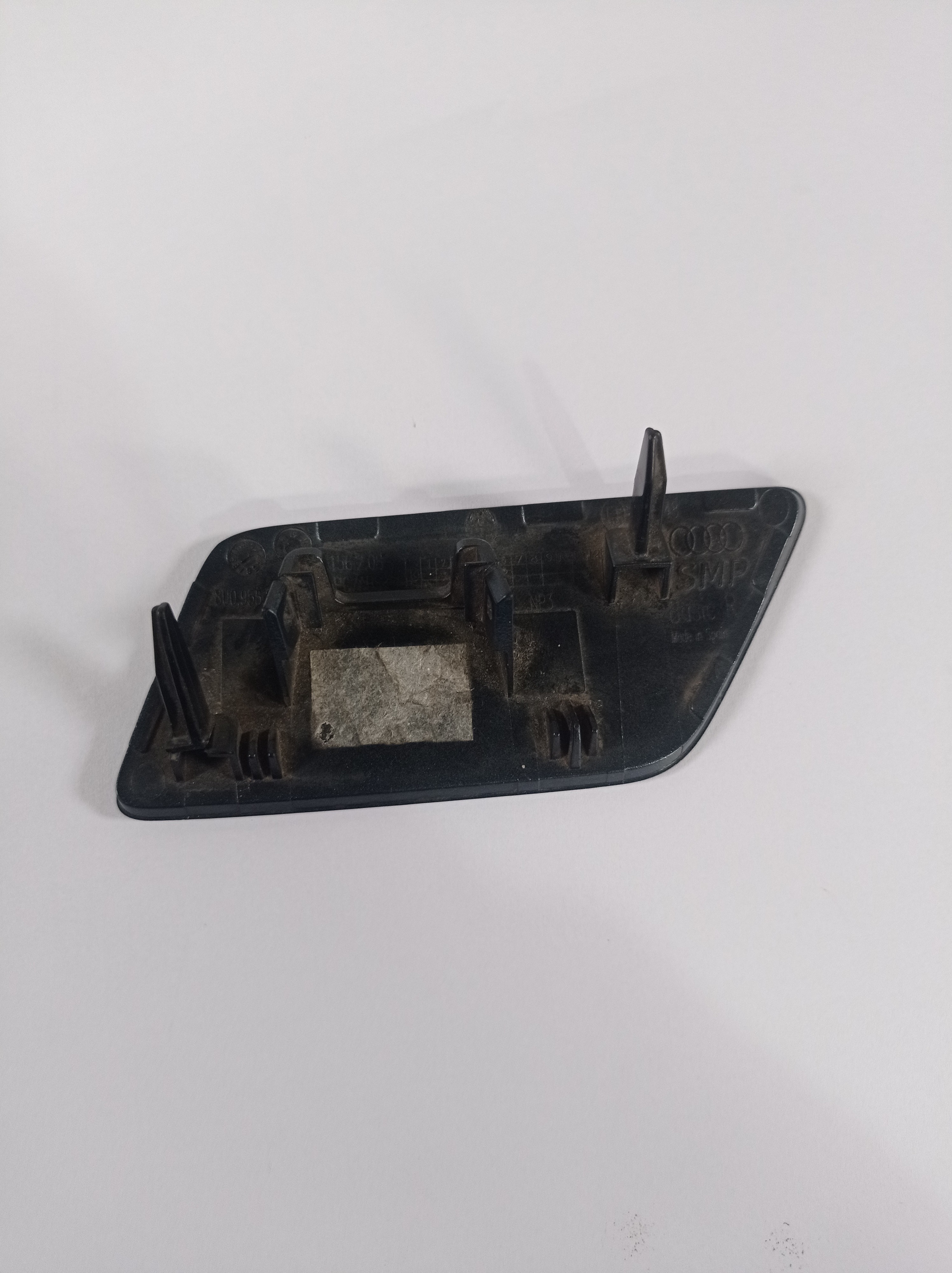 8u0955276e Tampa Esguicho Farol Direito Audi Q3 2016 2