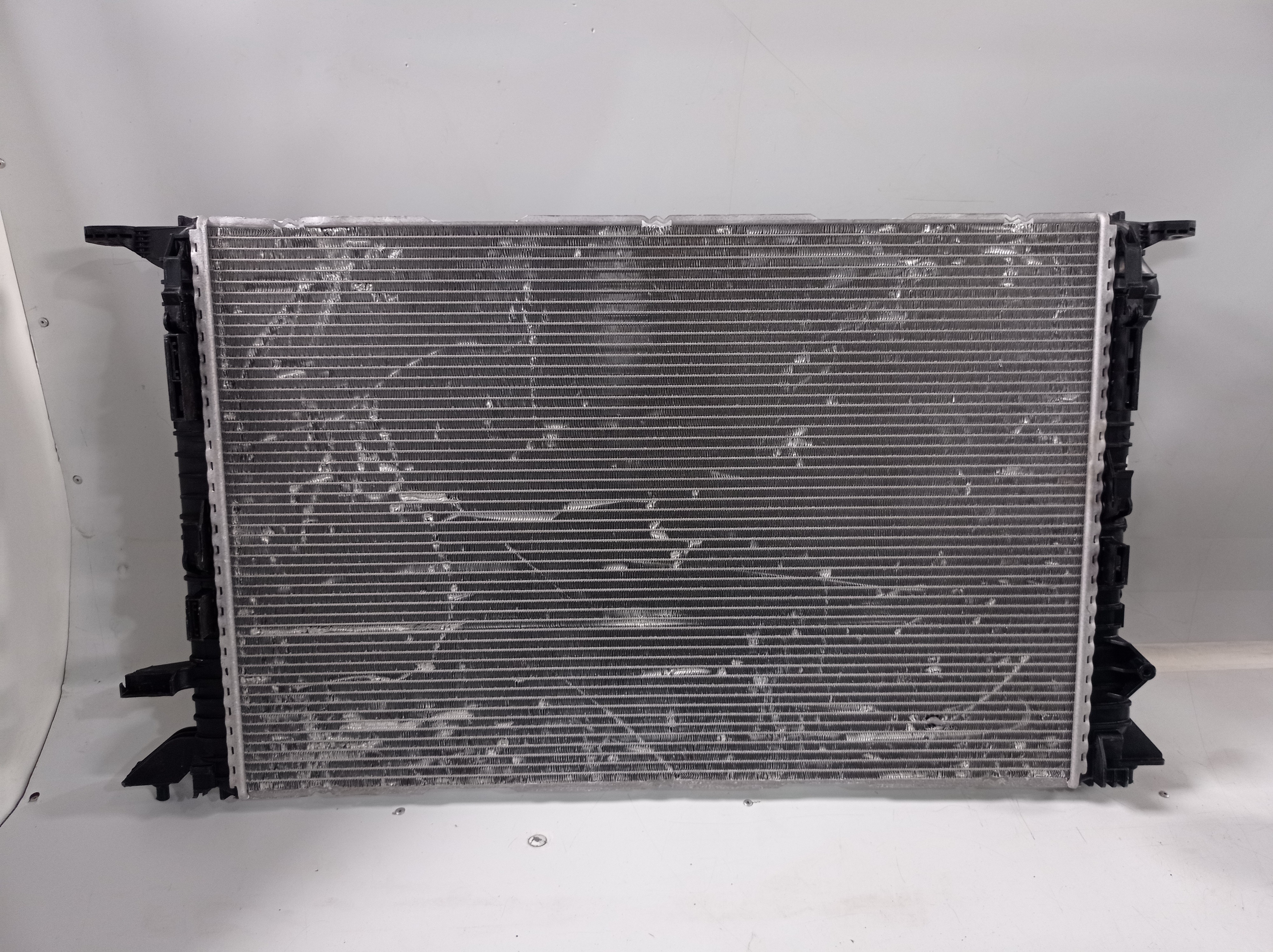Radiador Audi Q3 Q5 A5 A6 Original 8k0121251l