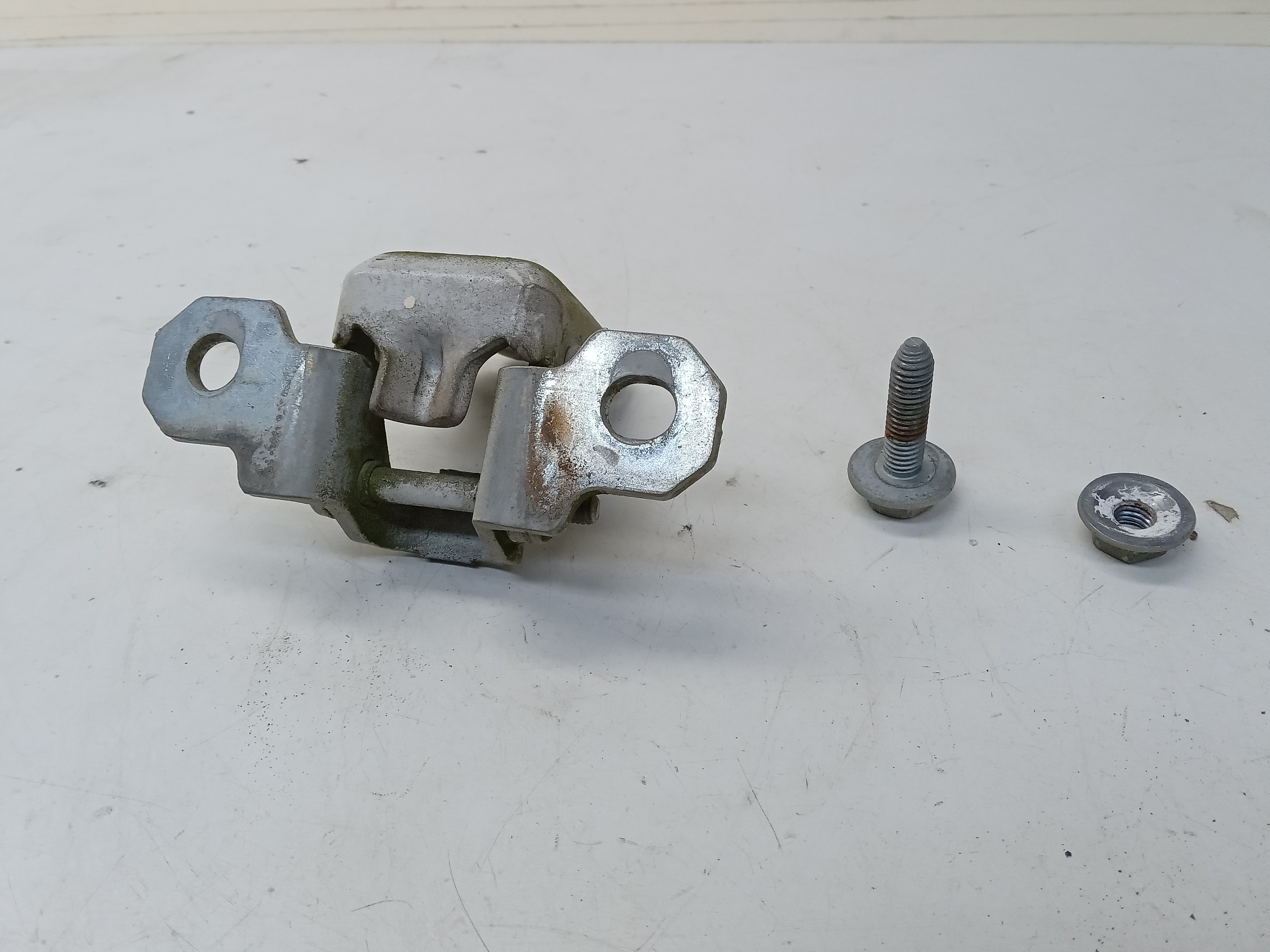 DOBRADIÇA SUPERIOR PORTA DIANTEIRA LE RENAULT FLUENCE 2011 2