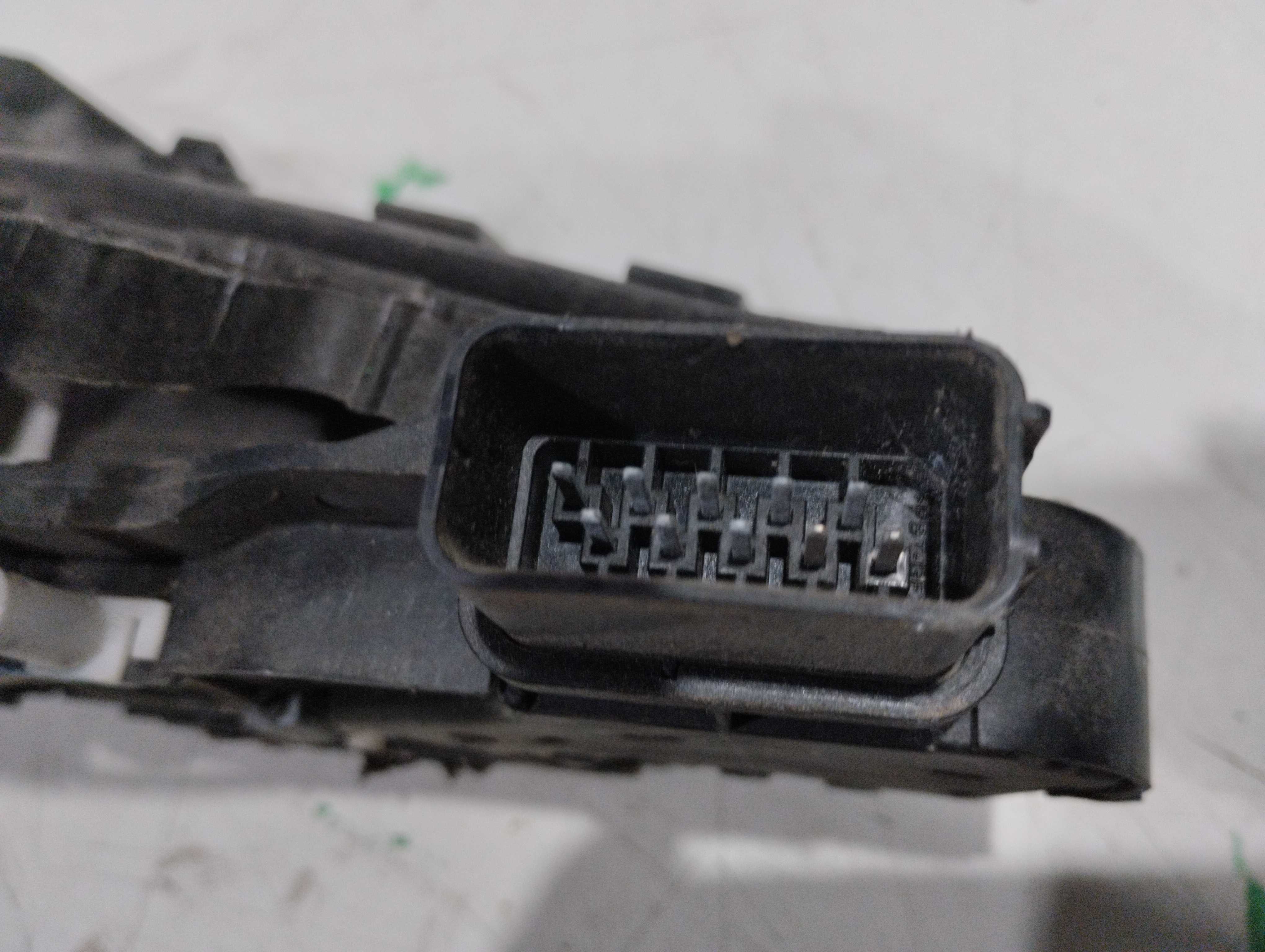 Fechadura traseira esquerda Ford Focus 2010/2013 3