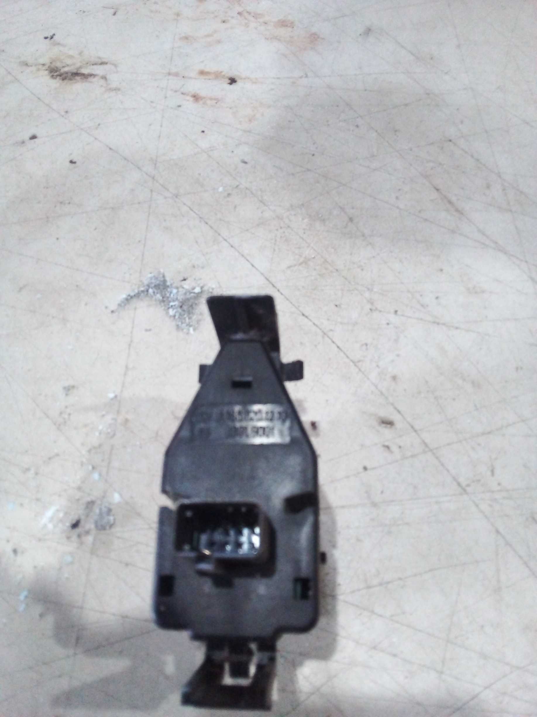 BOTÃO ALERTA PISCA CLASSE A 2005 A168820110 1