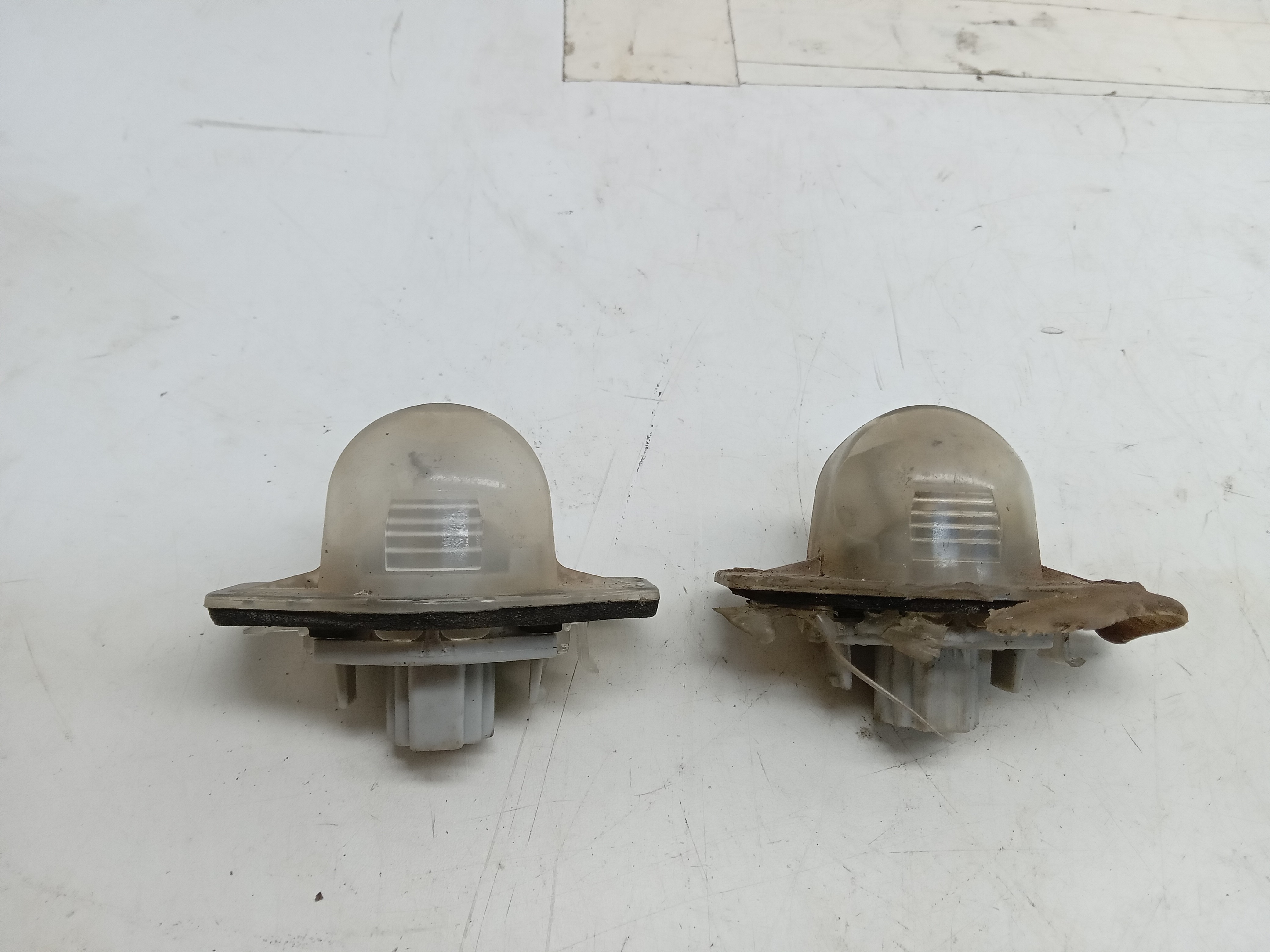 LUZ DE PLACA TRASEIRO HONDA FIT 2004 2