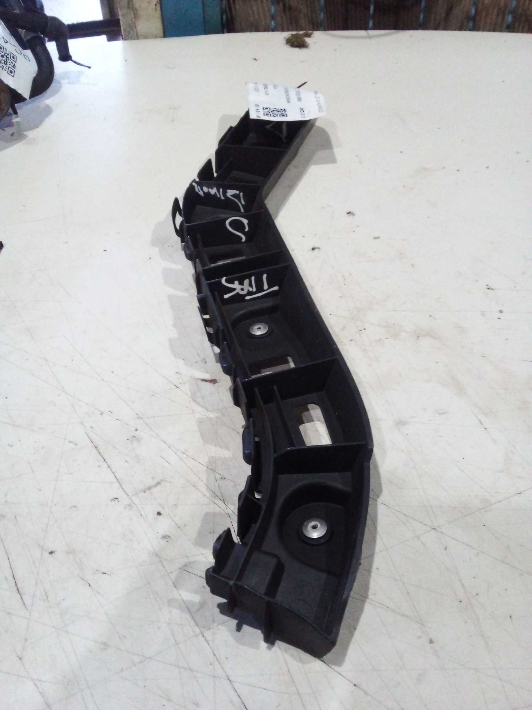 GUIA PARACHOQUE TRAS LD CHEVROLET COBALT 2013 2