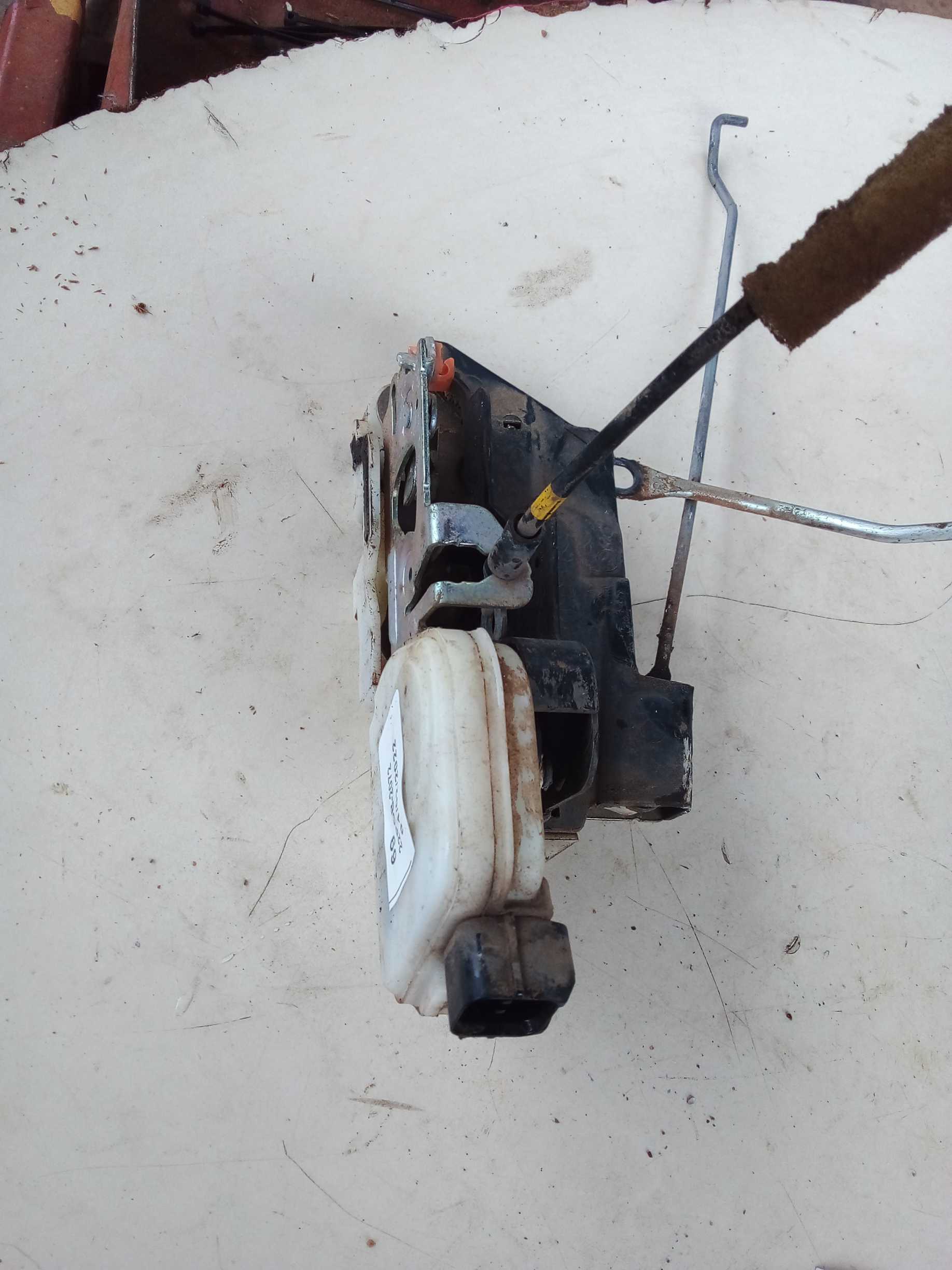 FECHADURA PORTA DIANTEIRA ESQUERDA PAJERO TR4 2009