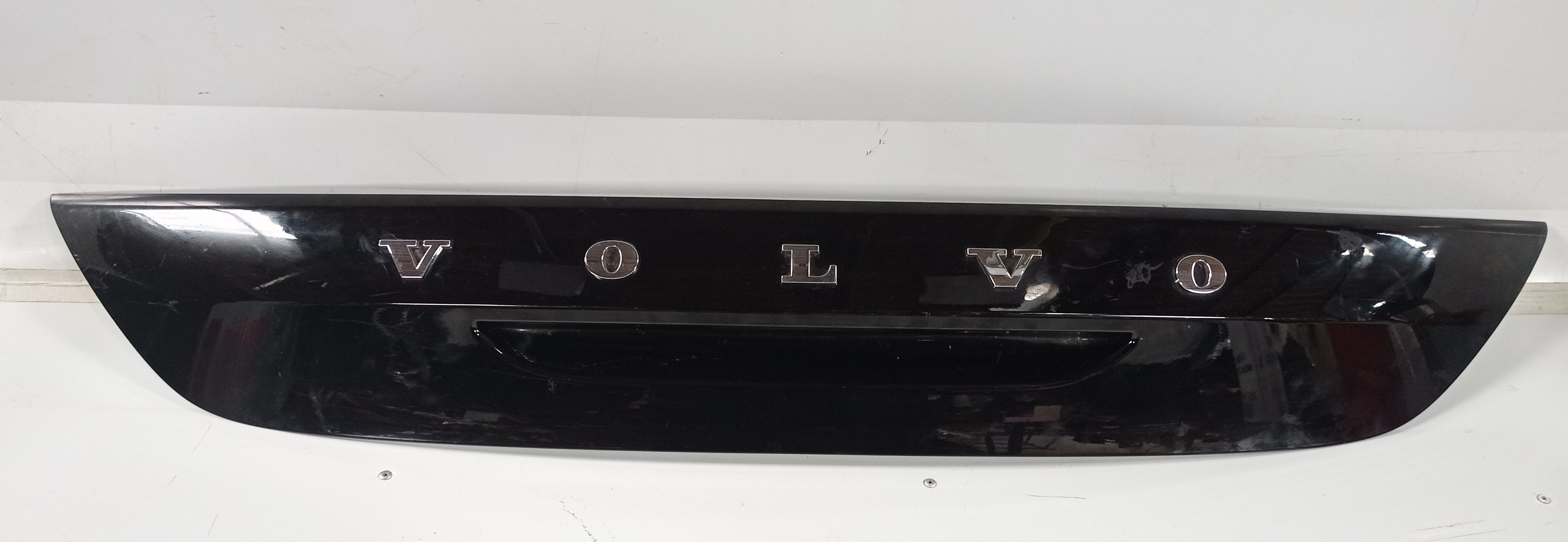 31301301 Aplique Tampa Traseira Volvo V40 2014 2015 2