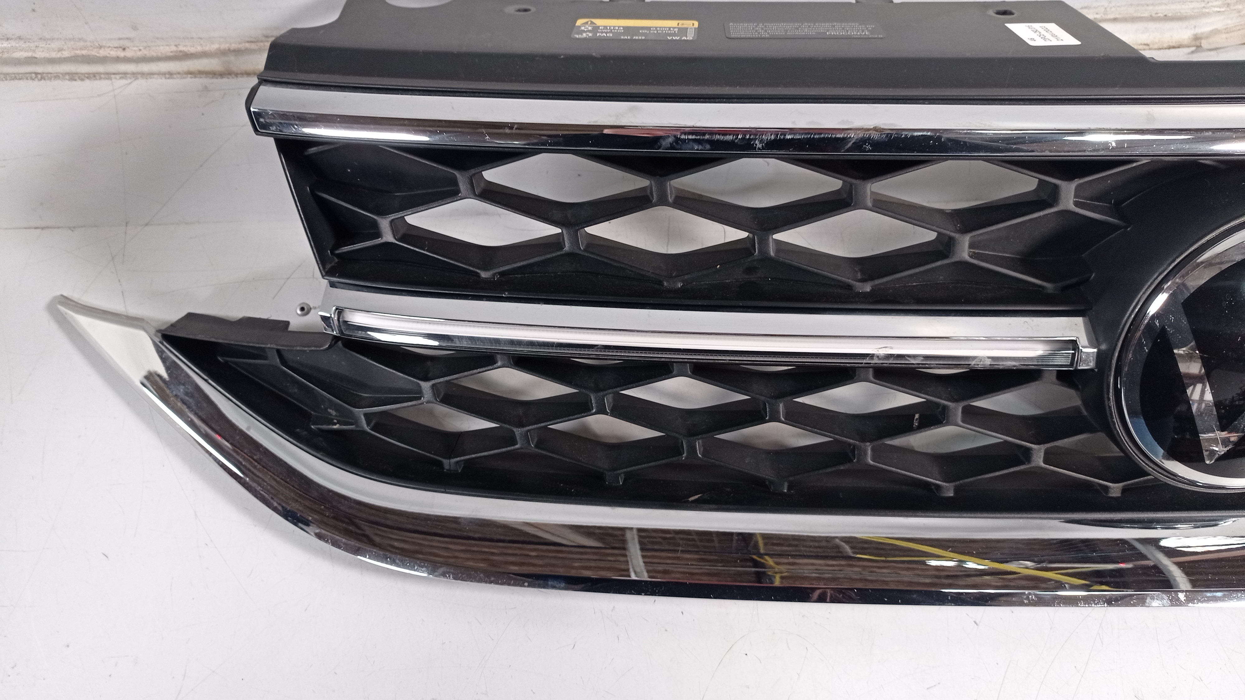 Grade Dianteira Volkswagen Taos 2022 Orig Para Recuperar 2
