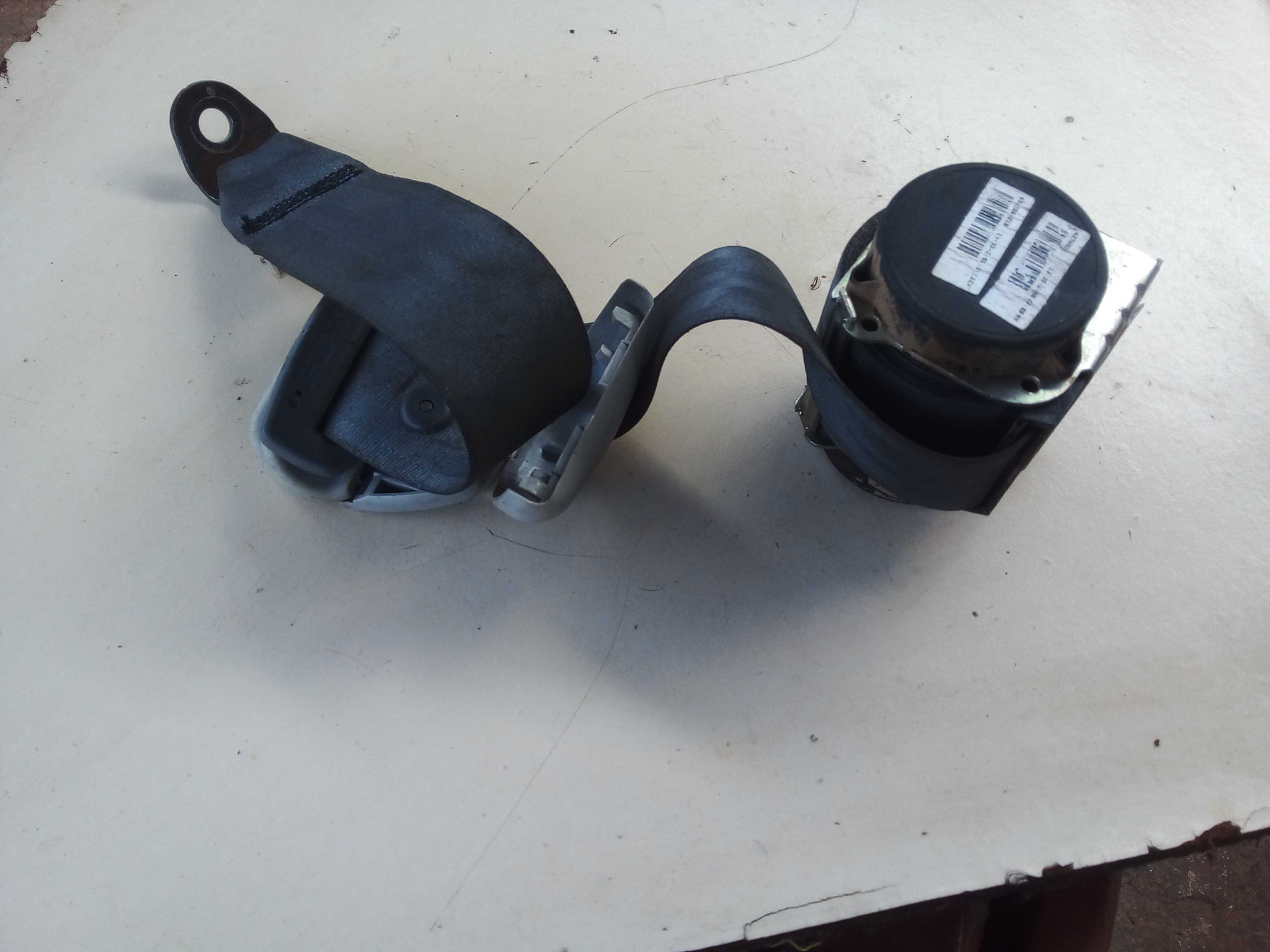 CINTO SEGURANÇA TRASEIRO DIREITO HILUX 2013 733690K061