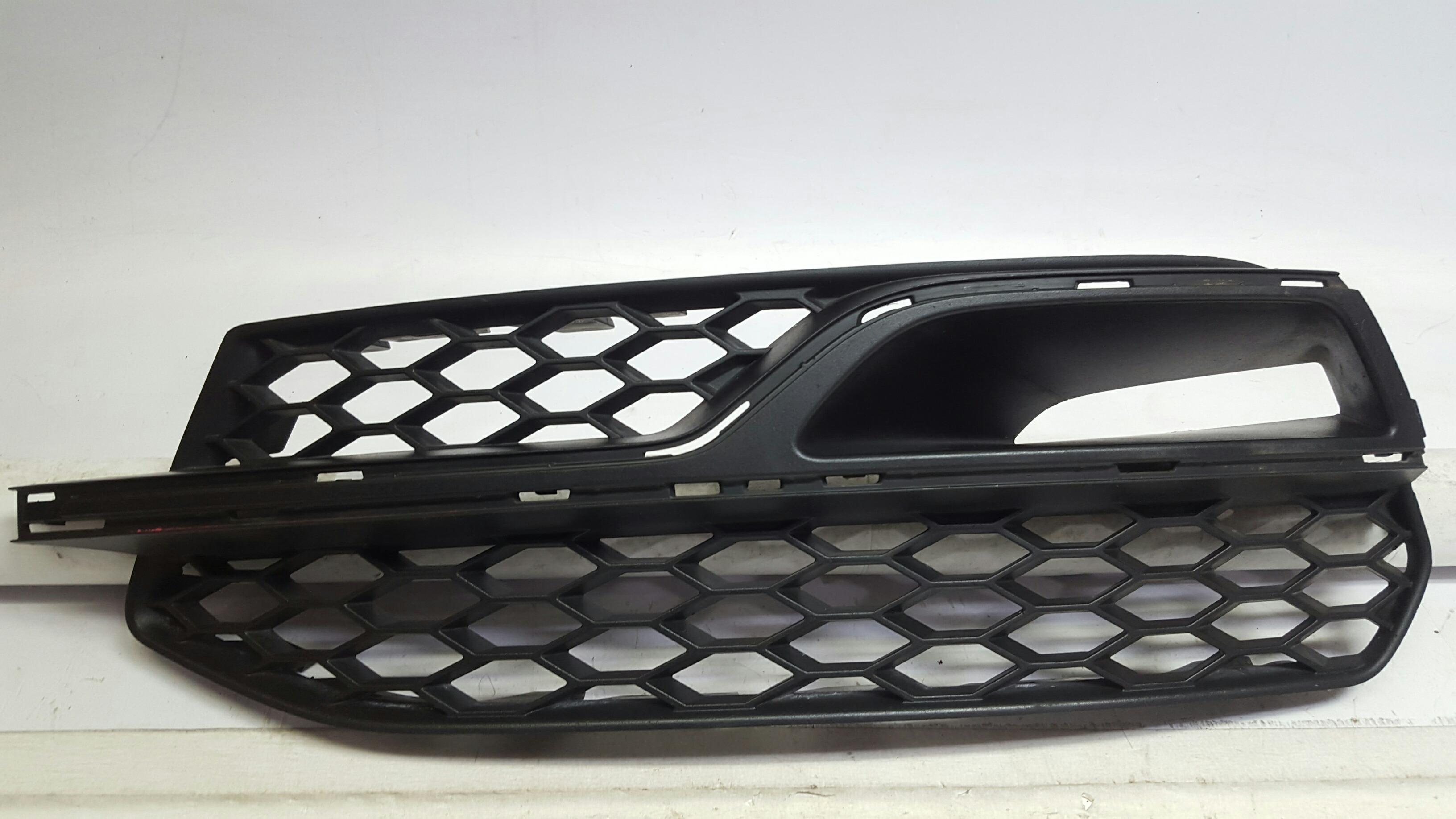 Grade Moldura Farol Milha Esquerdo Audi A3 2016 Sportback 3