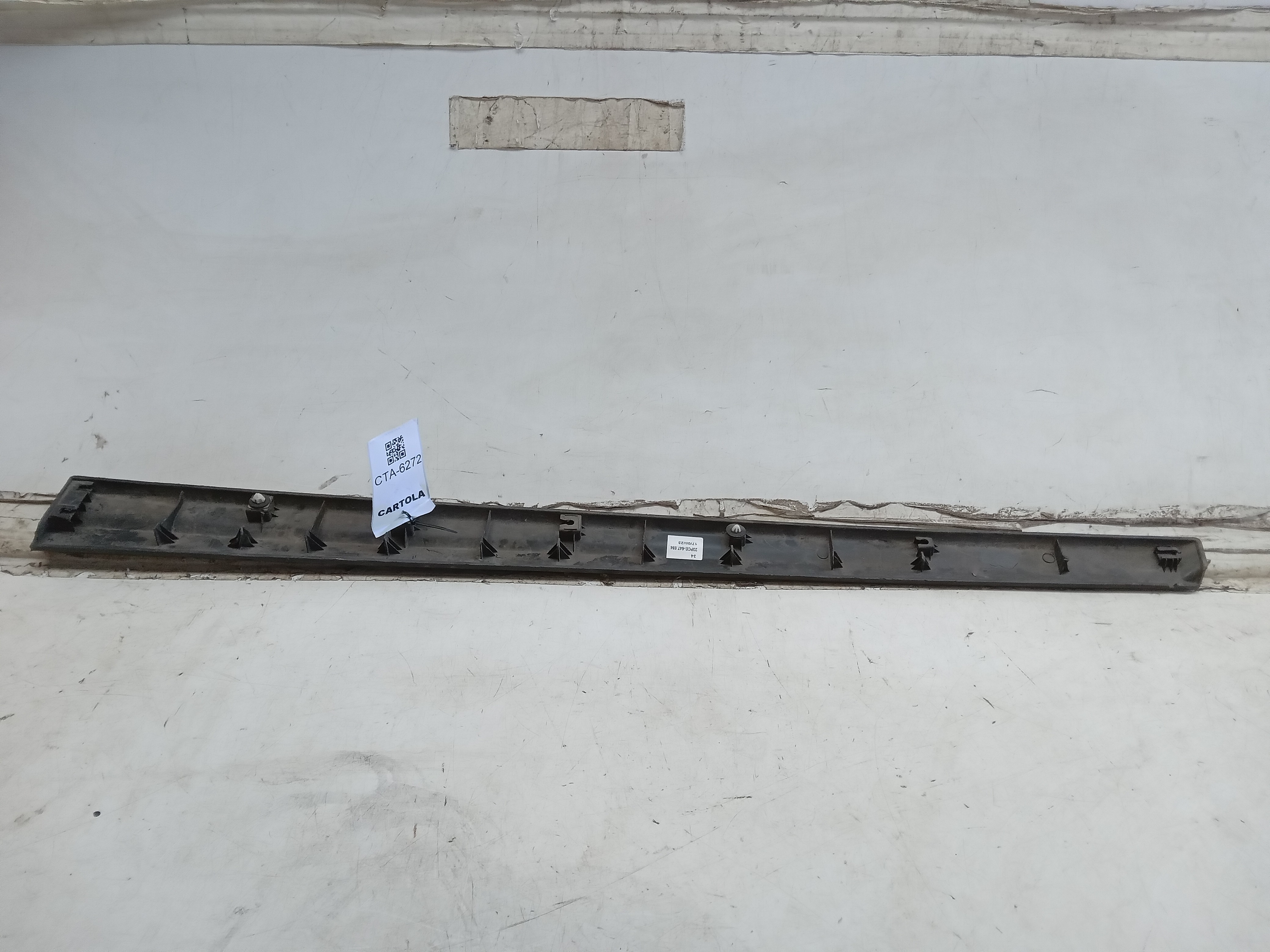 MOLDURA FRISO PORTA DIANTEIRA LE GM ONIX 2018 2