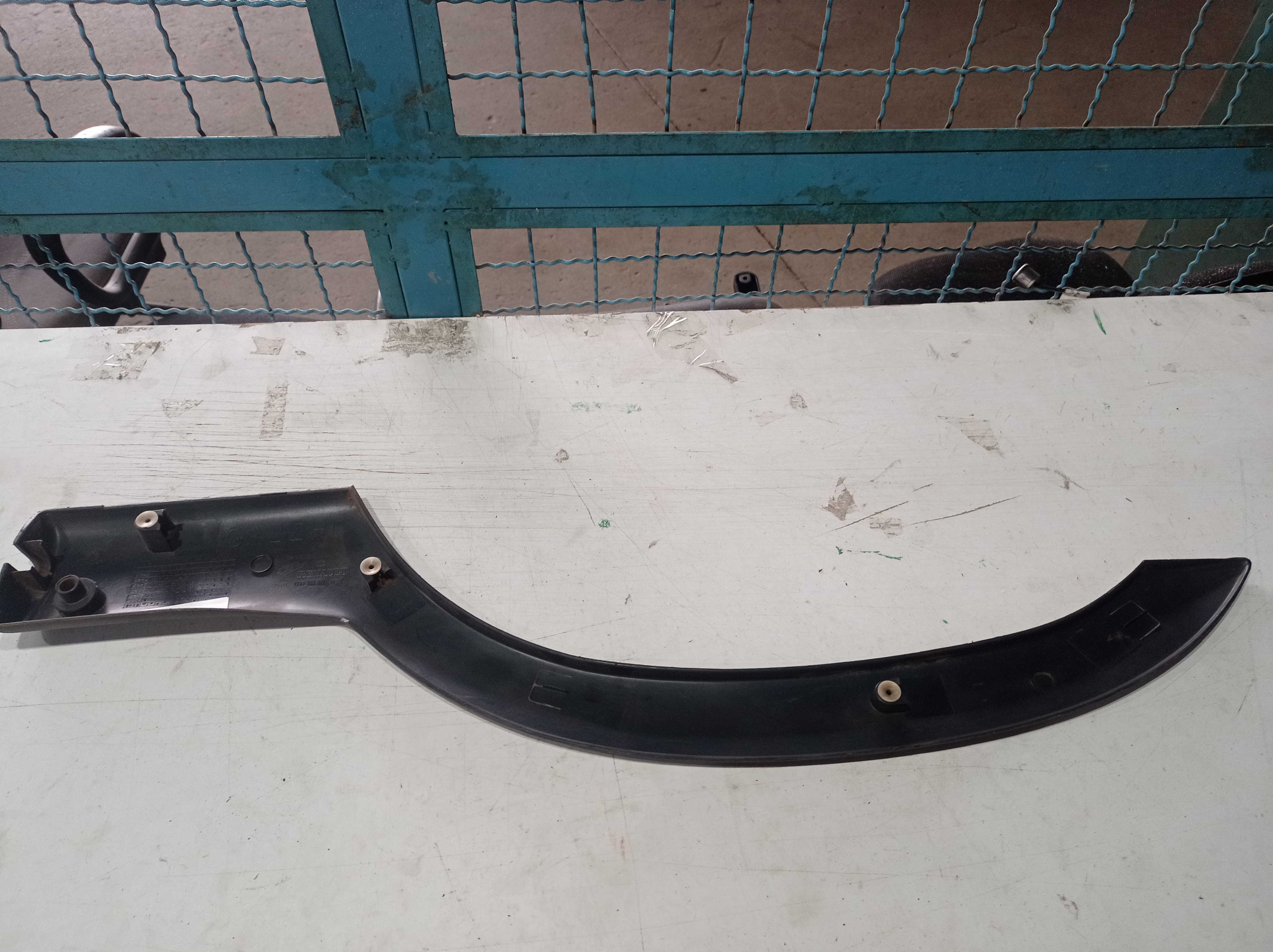 MOLDURA FRISO PARALAMA TRASEIRO ESQUERDO RENAULT MASTER 97 2