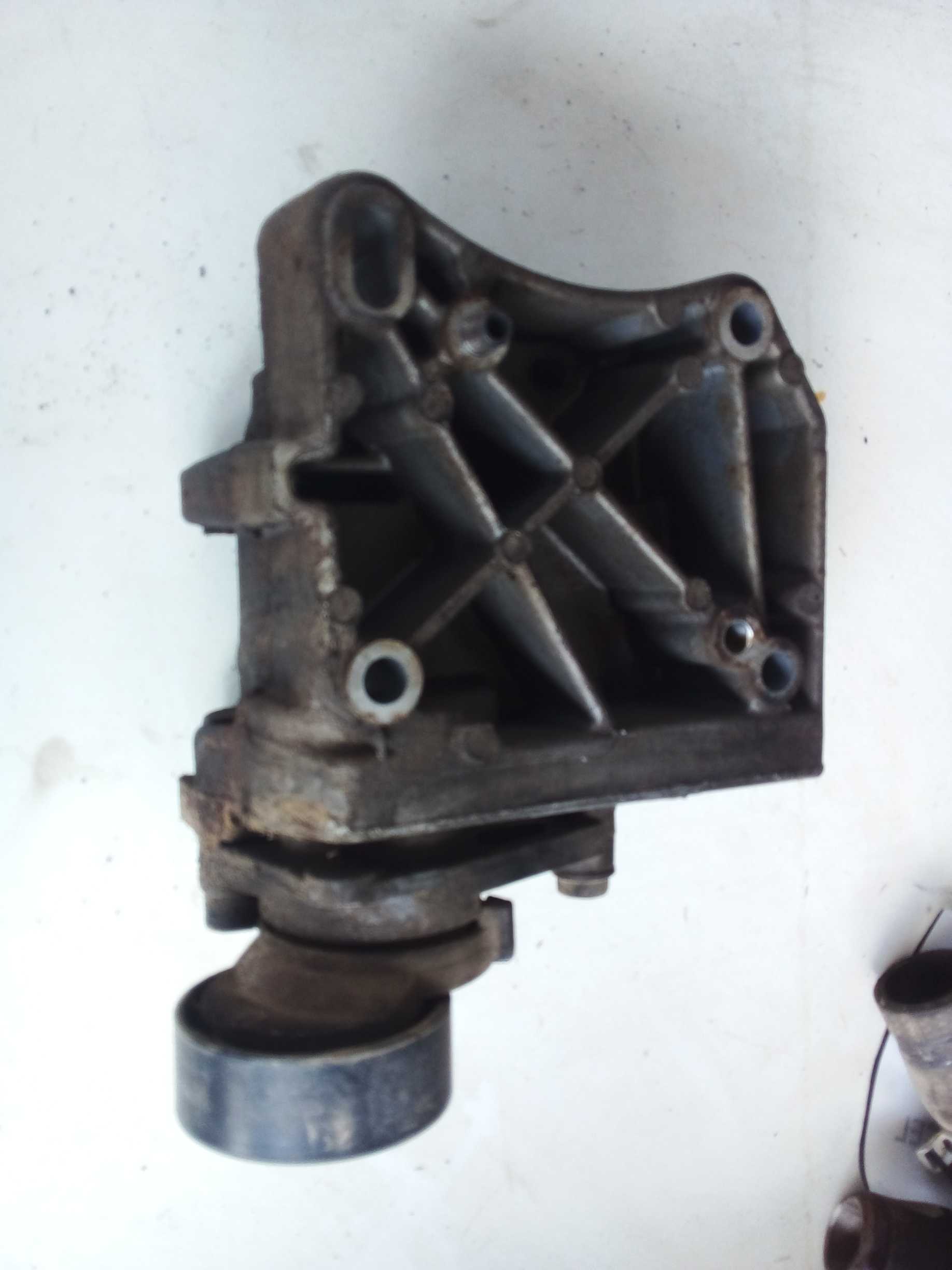 SUPORTE ALTERNADOR CITROEN C3 1.6 2009