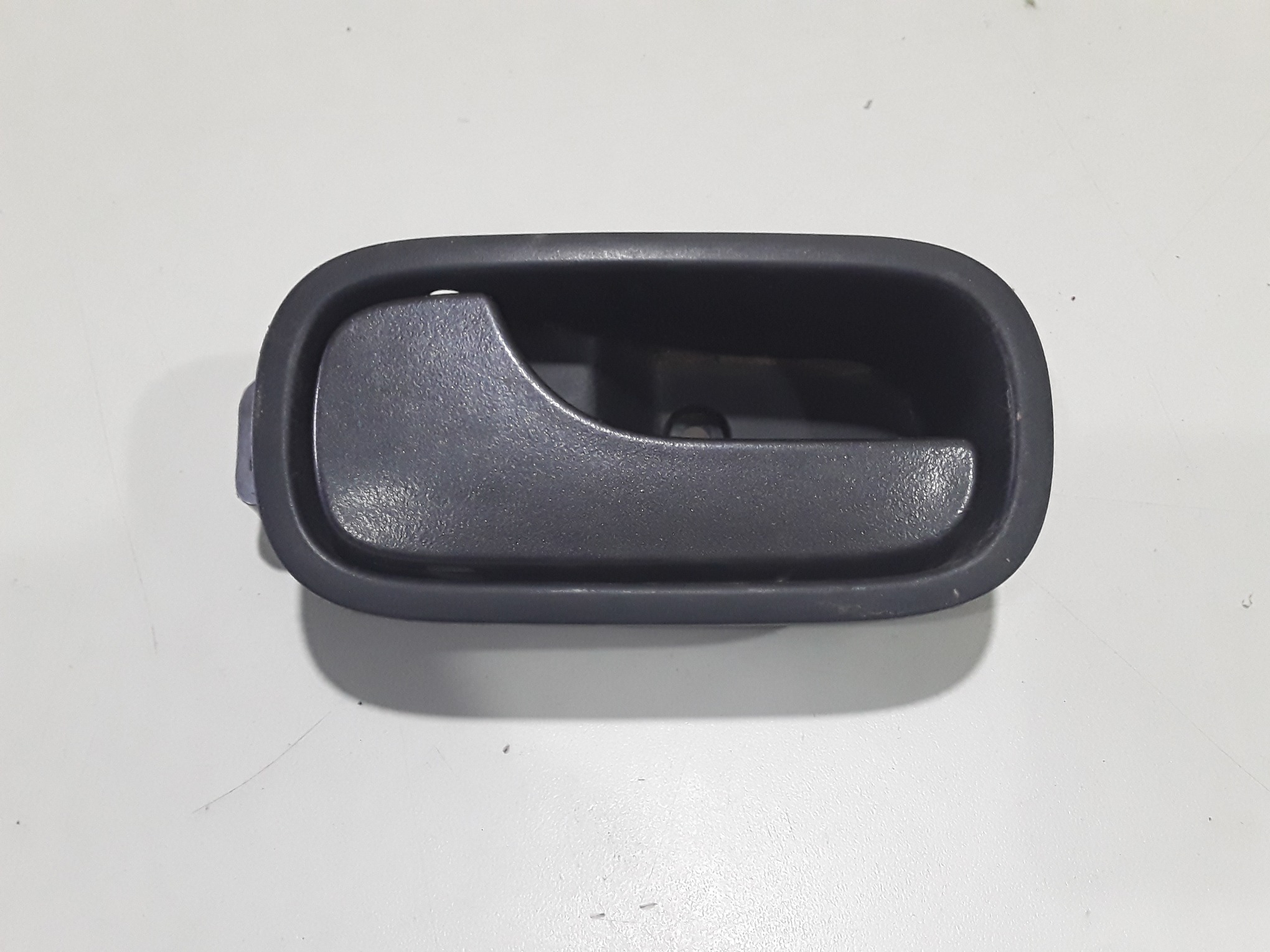 100180498 MAÇANETA PORTA DIANT ESQUERDA FIAT MOBI 2016 A 2017