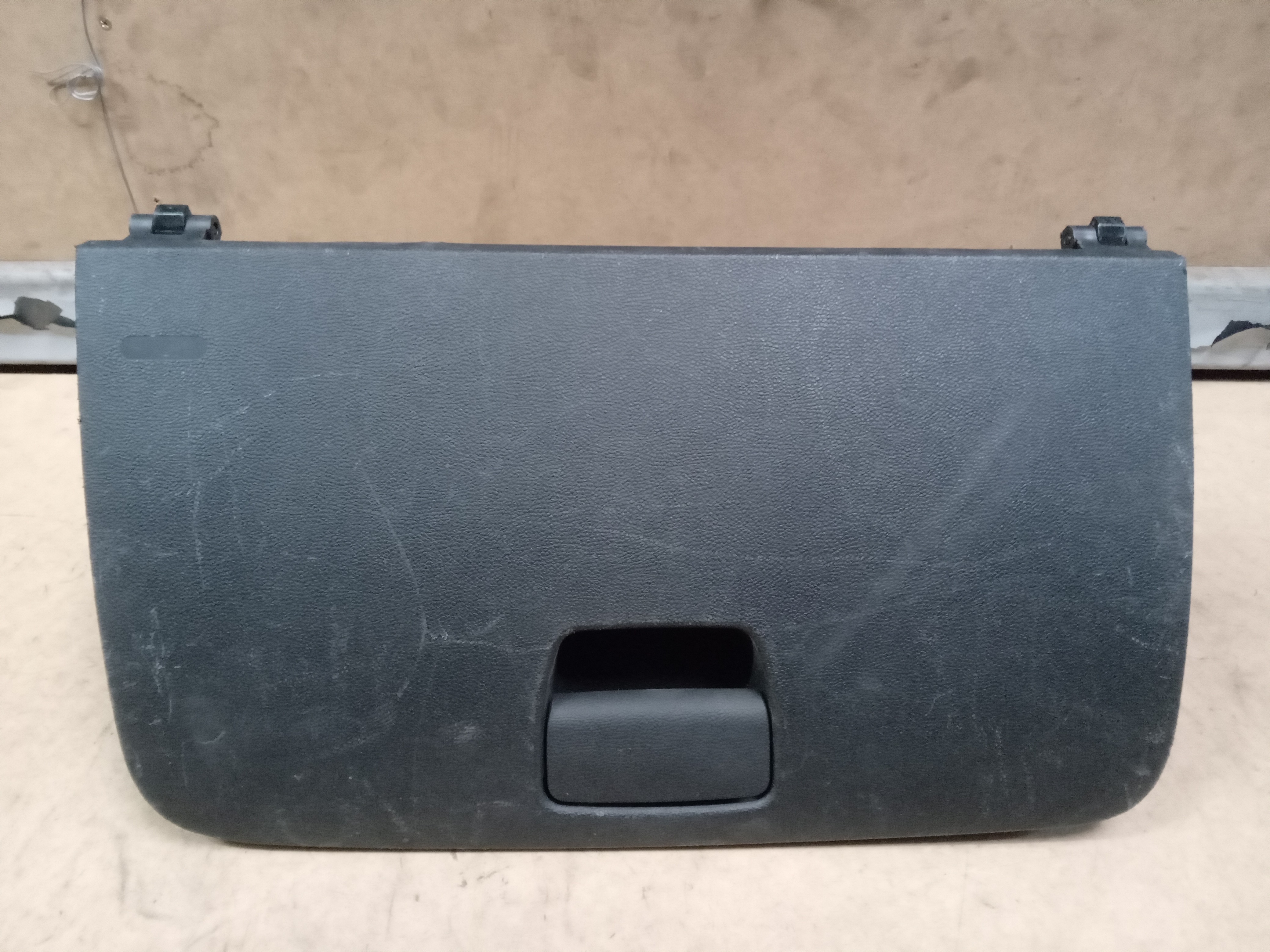 PORTA LUVAS GM TRACKER 2016 1