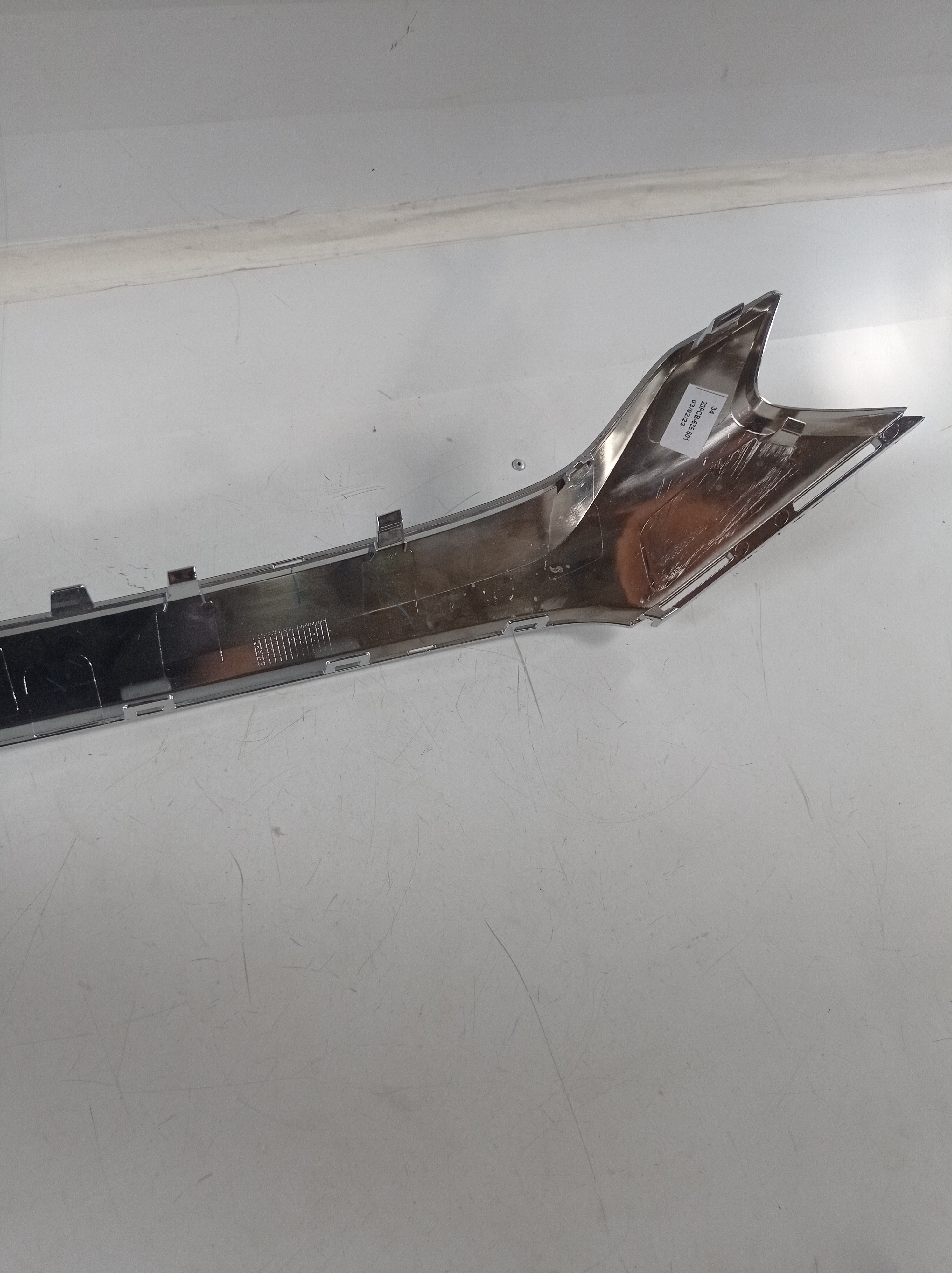 Moldura Cromada Grade Radiador Gm Tracker 2021 A 2024 9