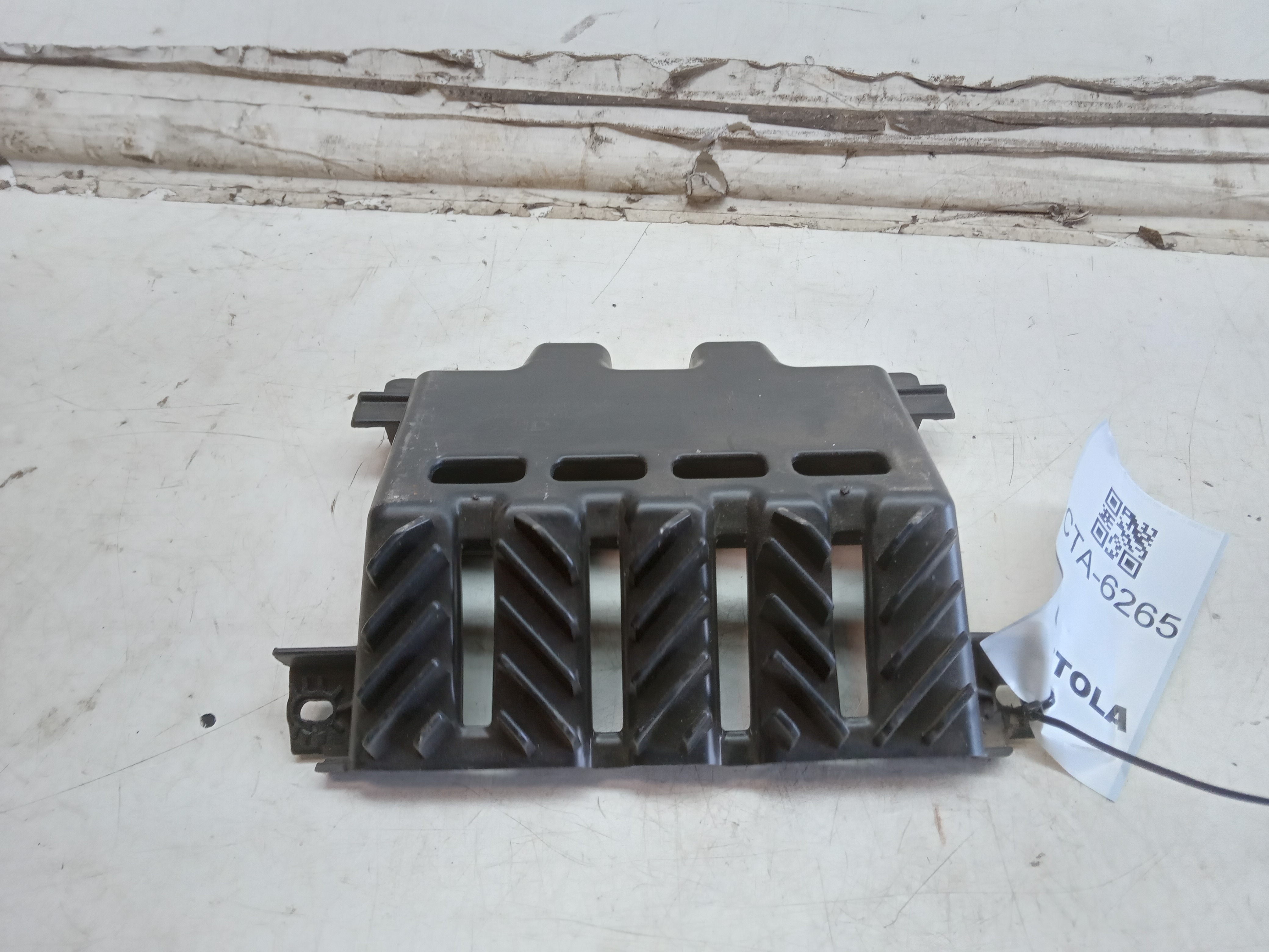 MOLDURA PORTA OBJETOS FORD FIESTA 2014
