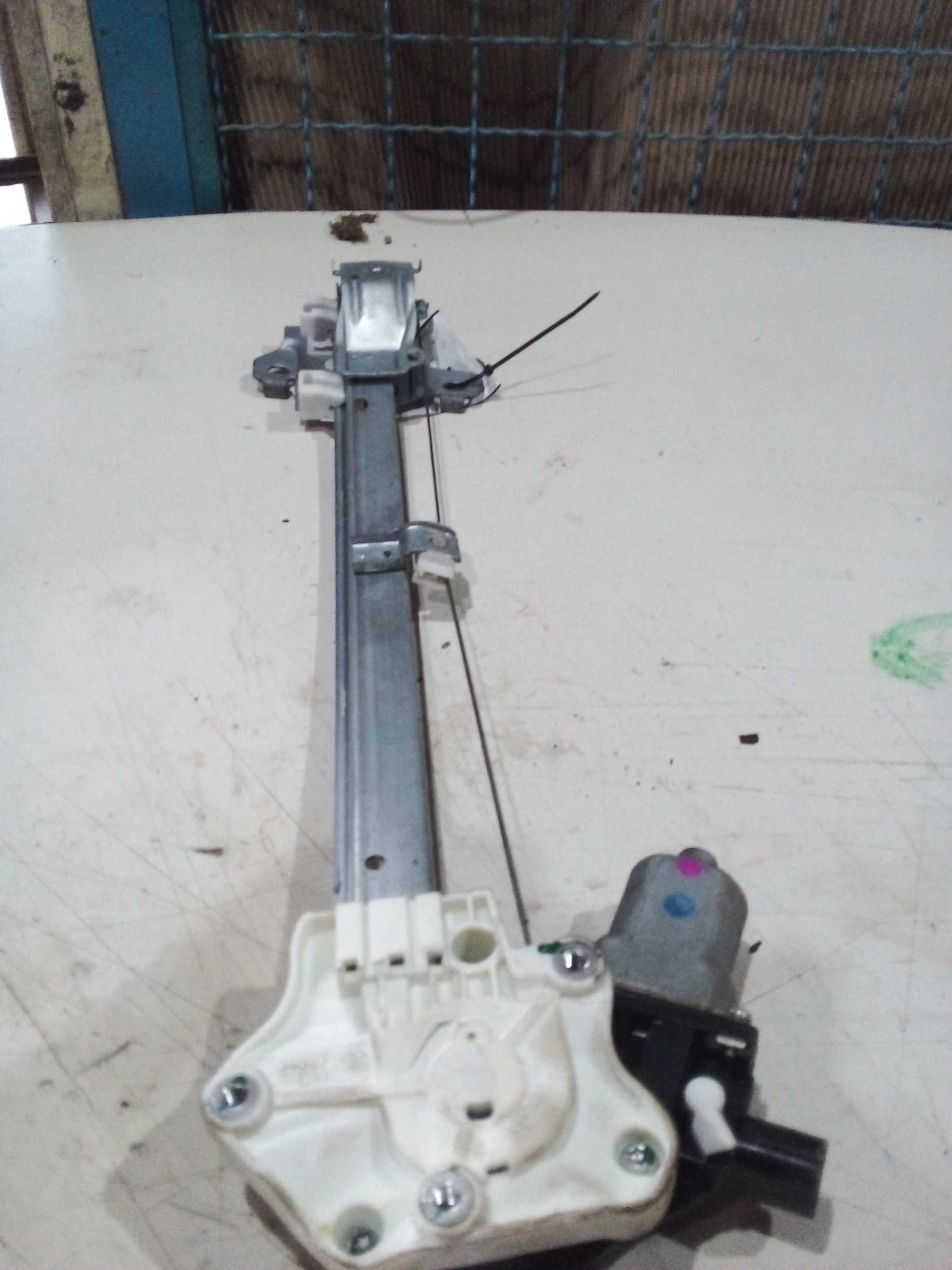 MÁQUINA DE VIDRO PORTA TRASEIRA ESQ HONDA CIVIC 2015 9356931 2