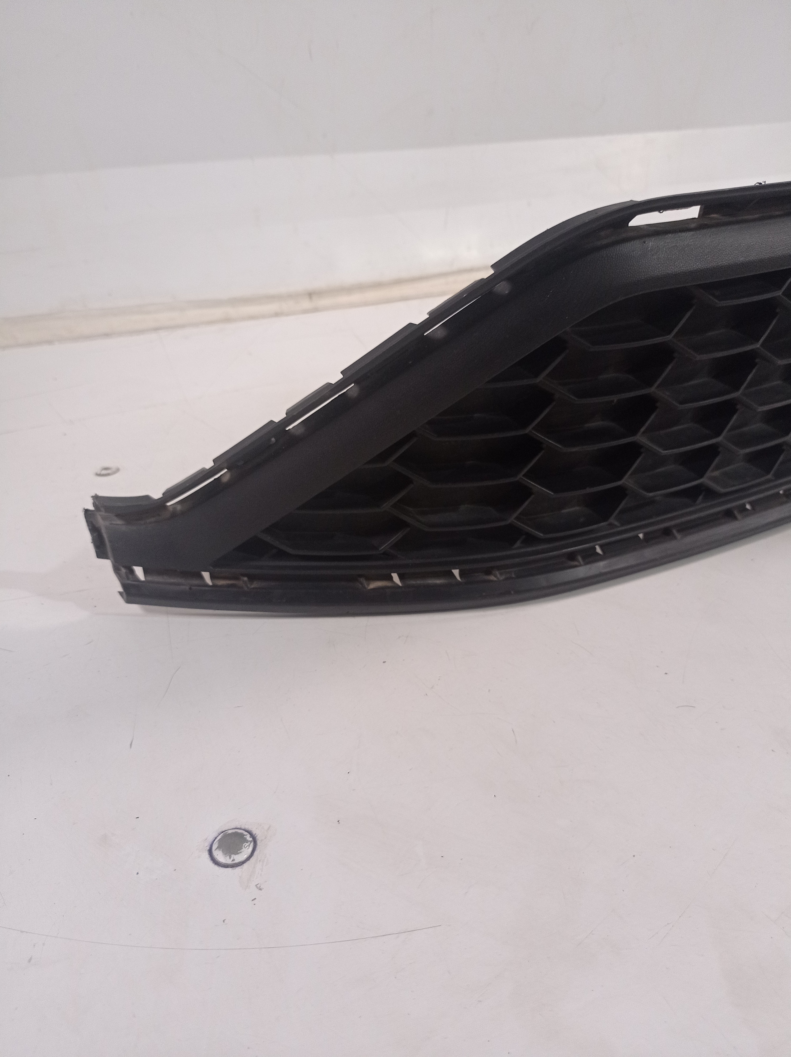 5u0853677j Grade Inf Parachoque Diant Vw Saveiro G7 Robust 8