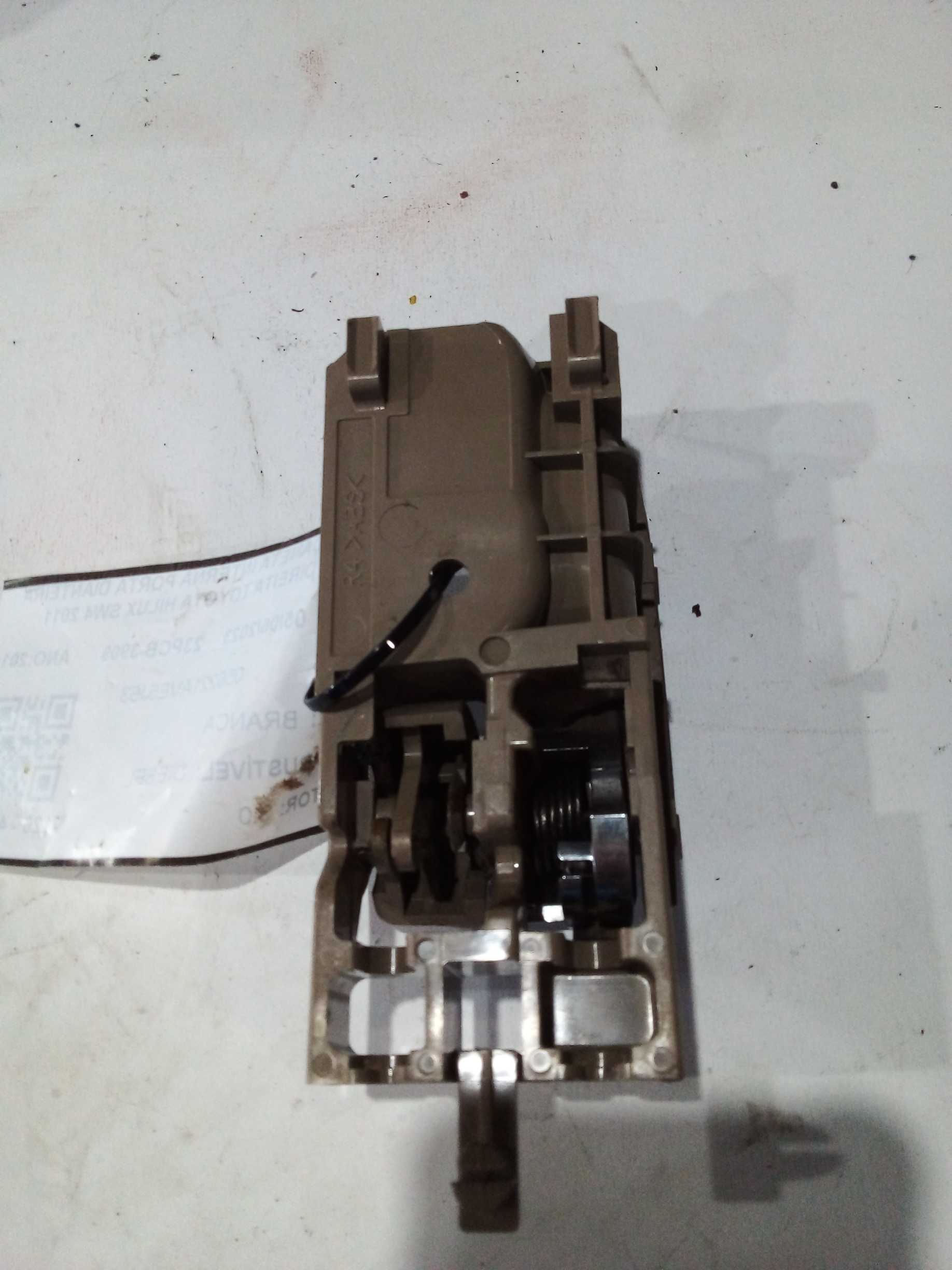 MAÇANETA INTERNA PORTA DIANTEIRA DIREITA TOYOTA HILUX SW4 20