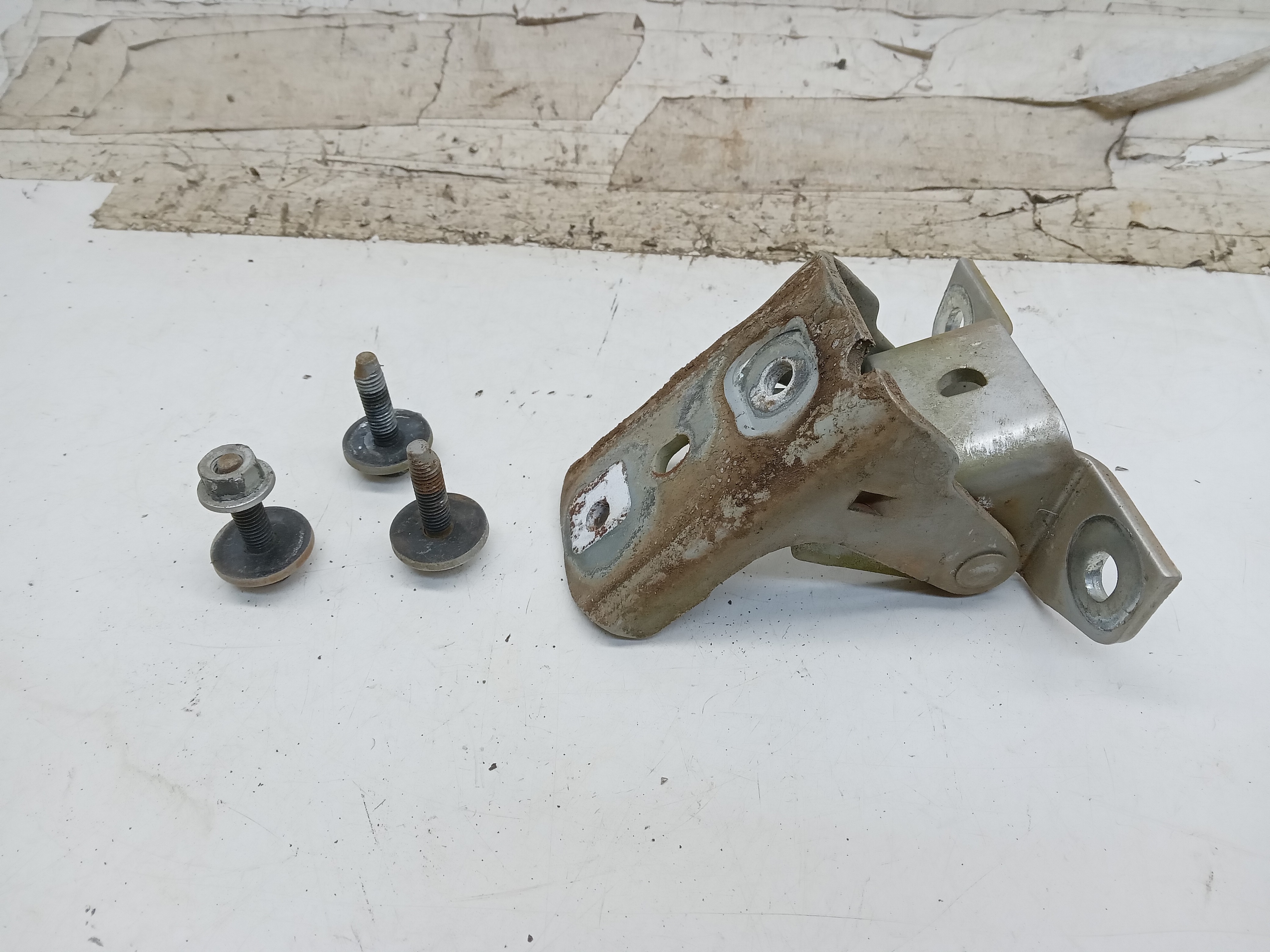 DOBRADIÇA SUPERIOR PORTA DIANTEIRA DIREITA FORD RANGER 2008 1