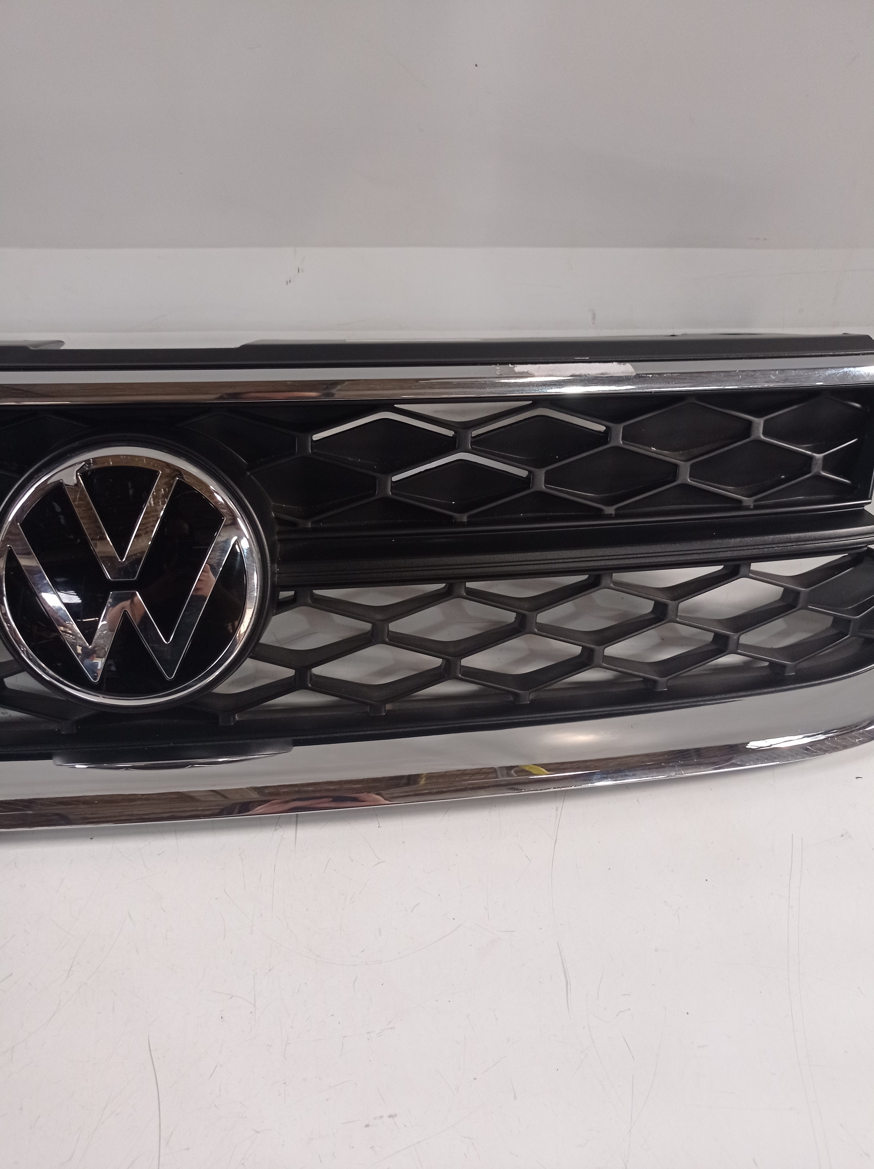 Grade Parachoque Dianteiro Volkswagen Taos 2021 Original 5