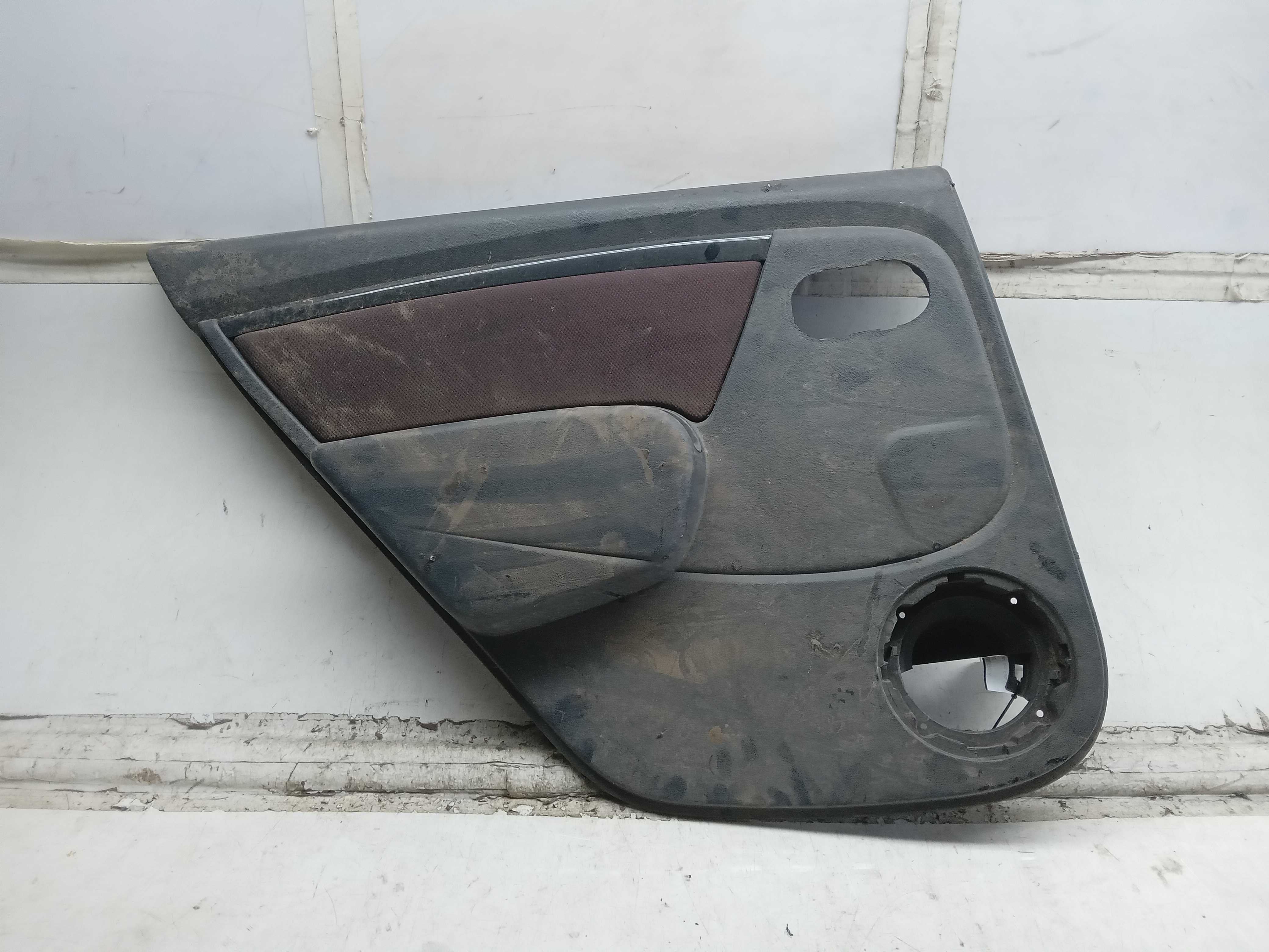 FORRO PORTA TRASEIRA ESQUERDA Renault Sandero Stepway 2012 1