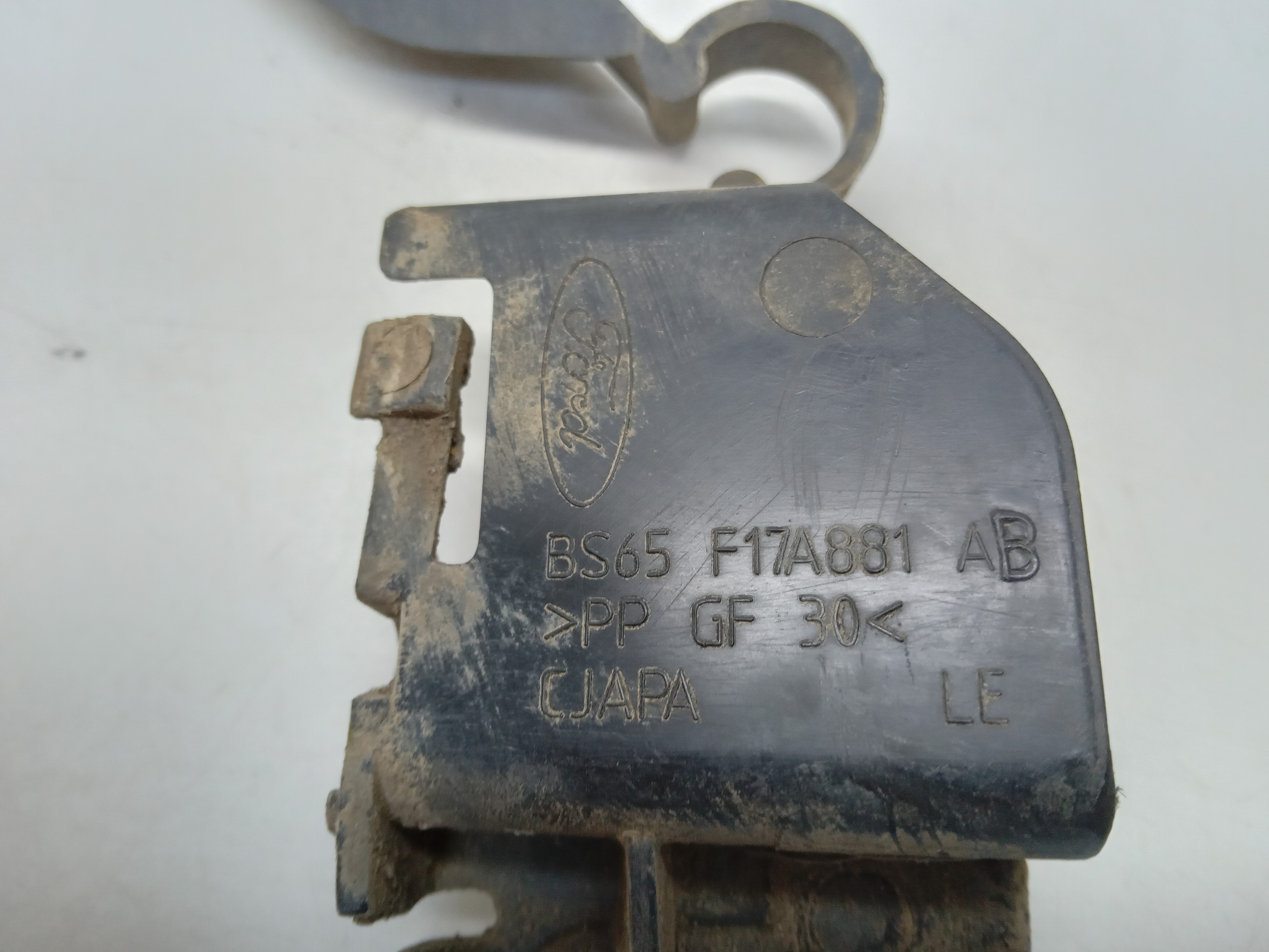 GUIA PARACHOQUE TRASEIRO LE FORD FIESTA SEDAN 2014 3