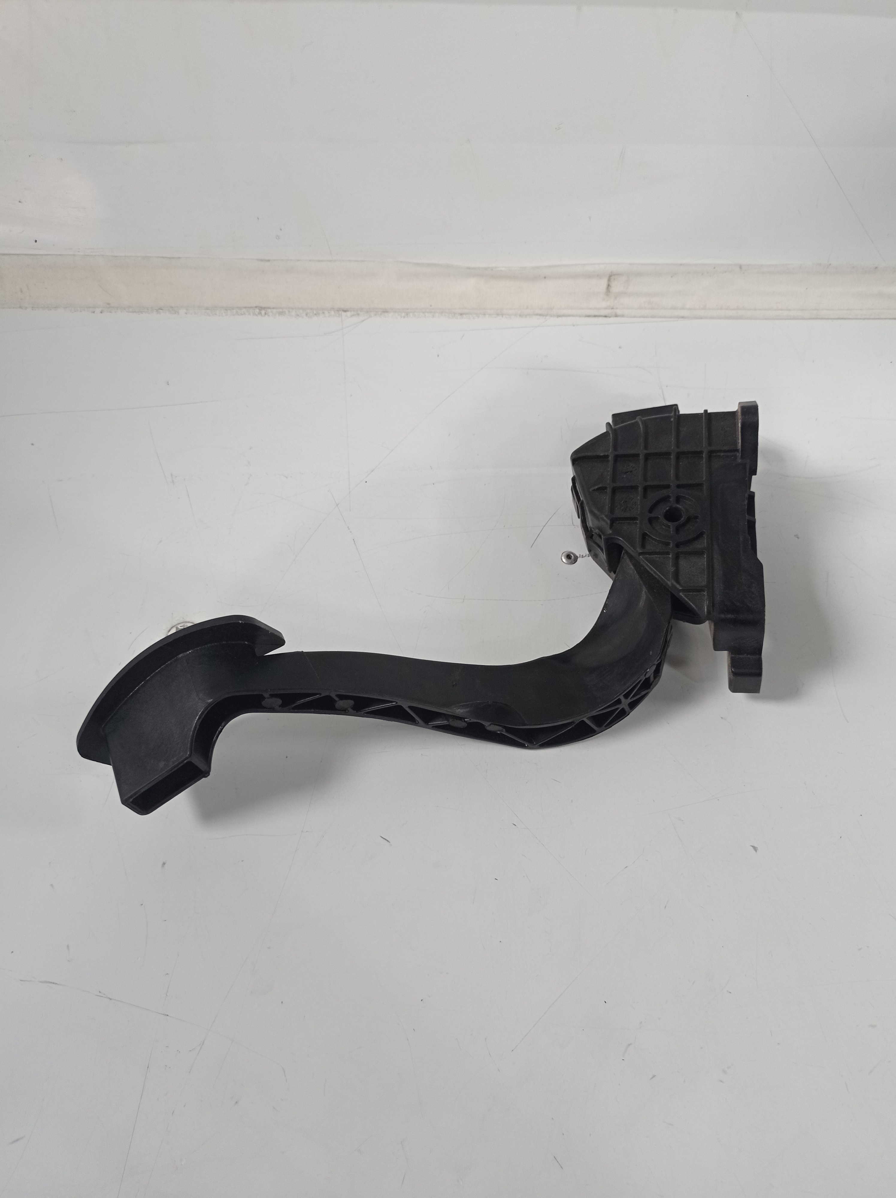 J2004w0148 Pedal Acelerador Fiat Strada Freedom 2020/2021 3