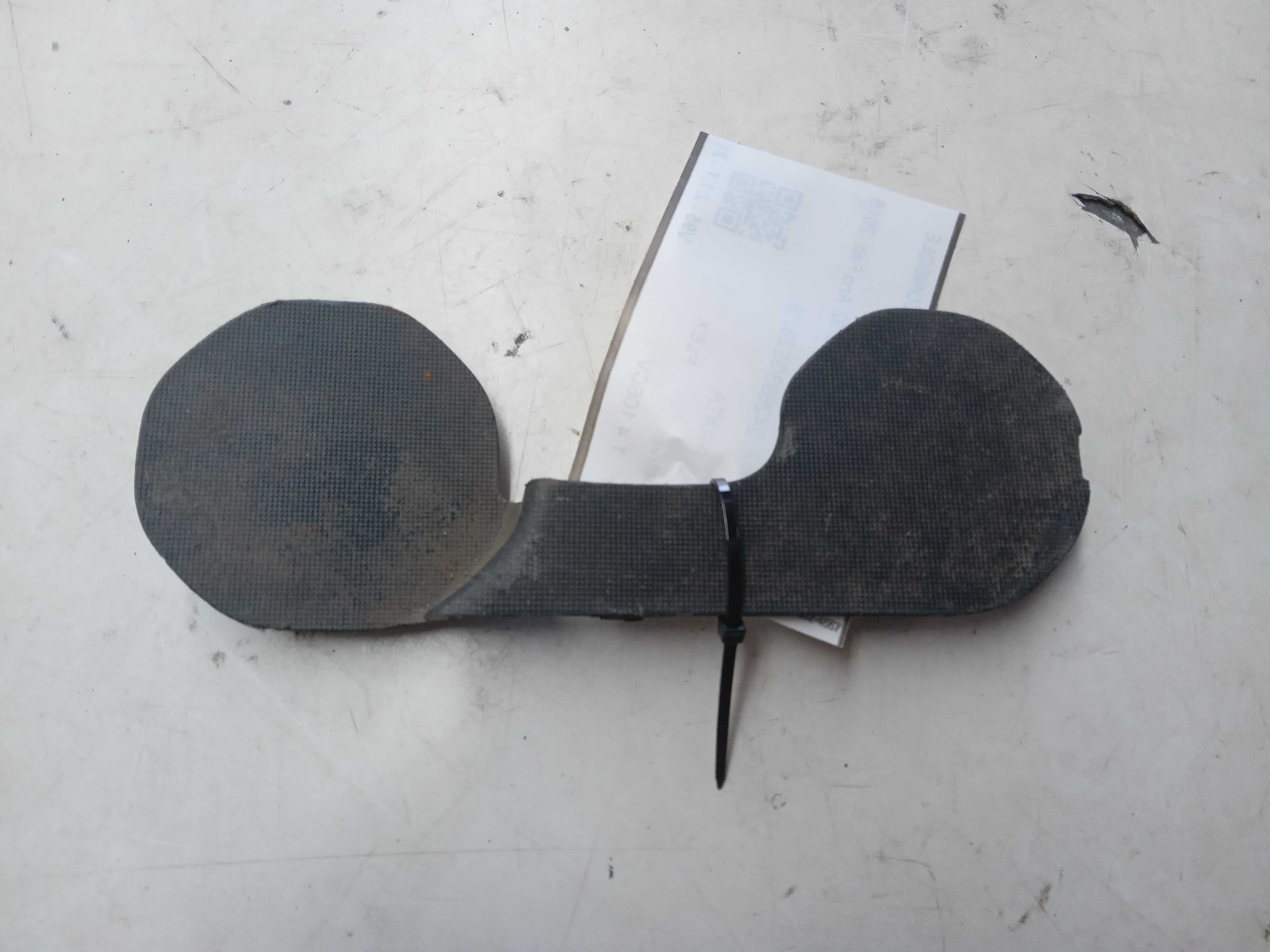 MOLDURA BASE PORTA COPOS CONSOLE CHEVROLET PRISMA 2018 1