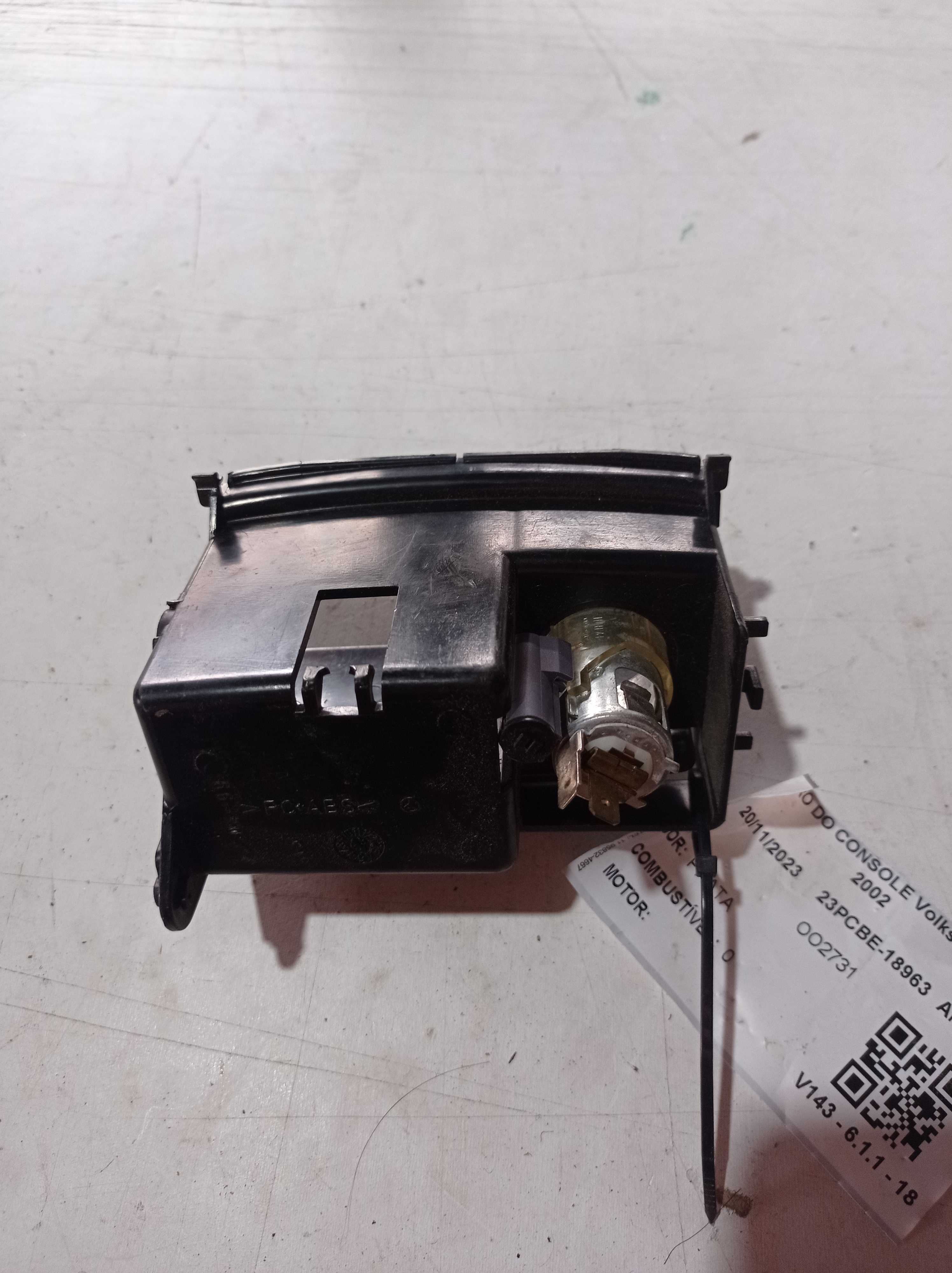 CINZEIRO DO CONSOLE Volkswagen Polo 2002 2