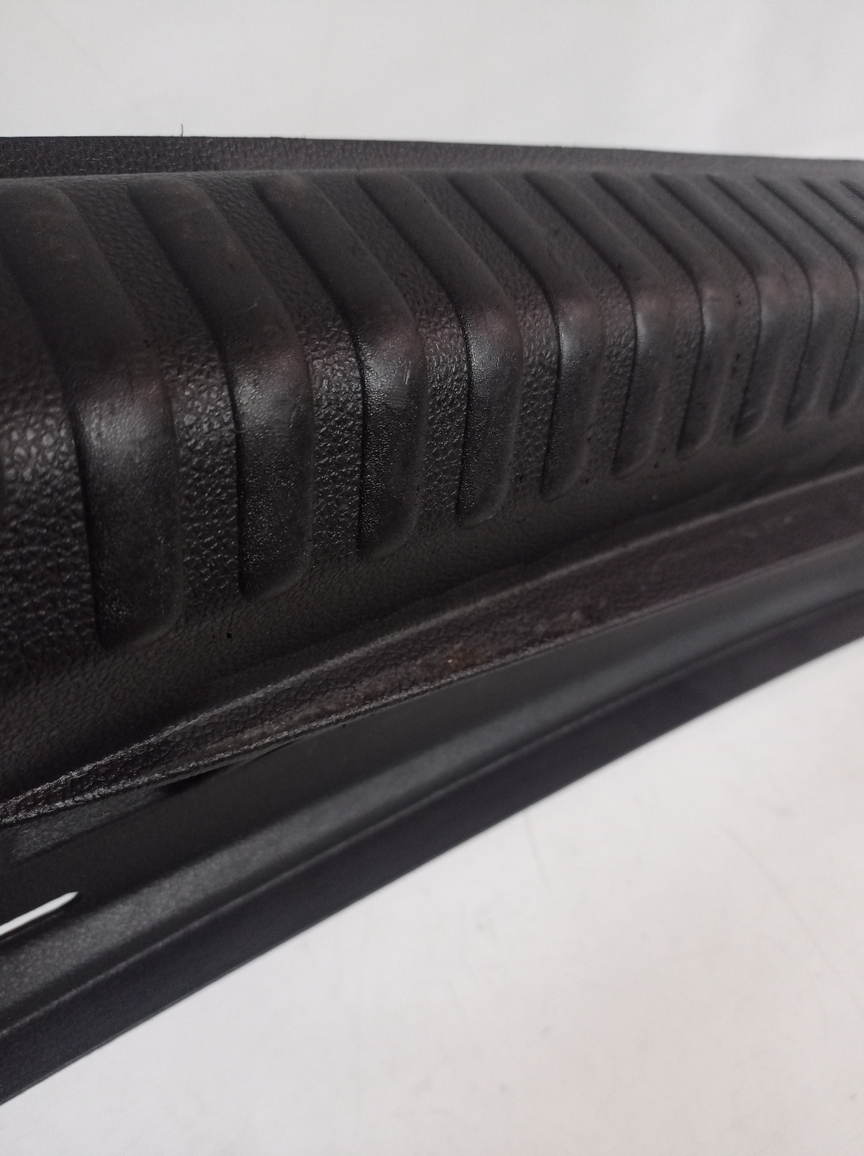 Moldura Soleira Porta Malas Volkswagen Tiguan 2010 A 2013 9