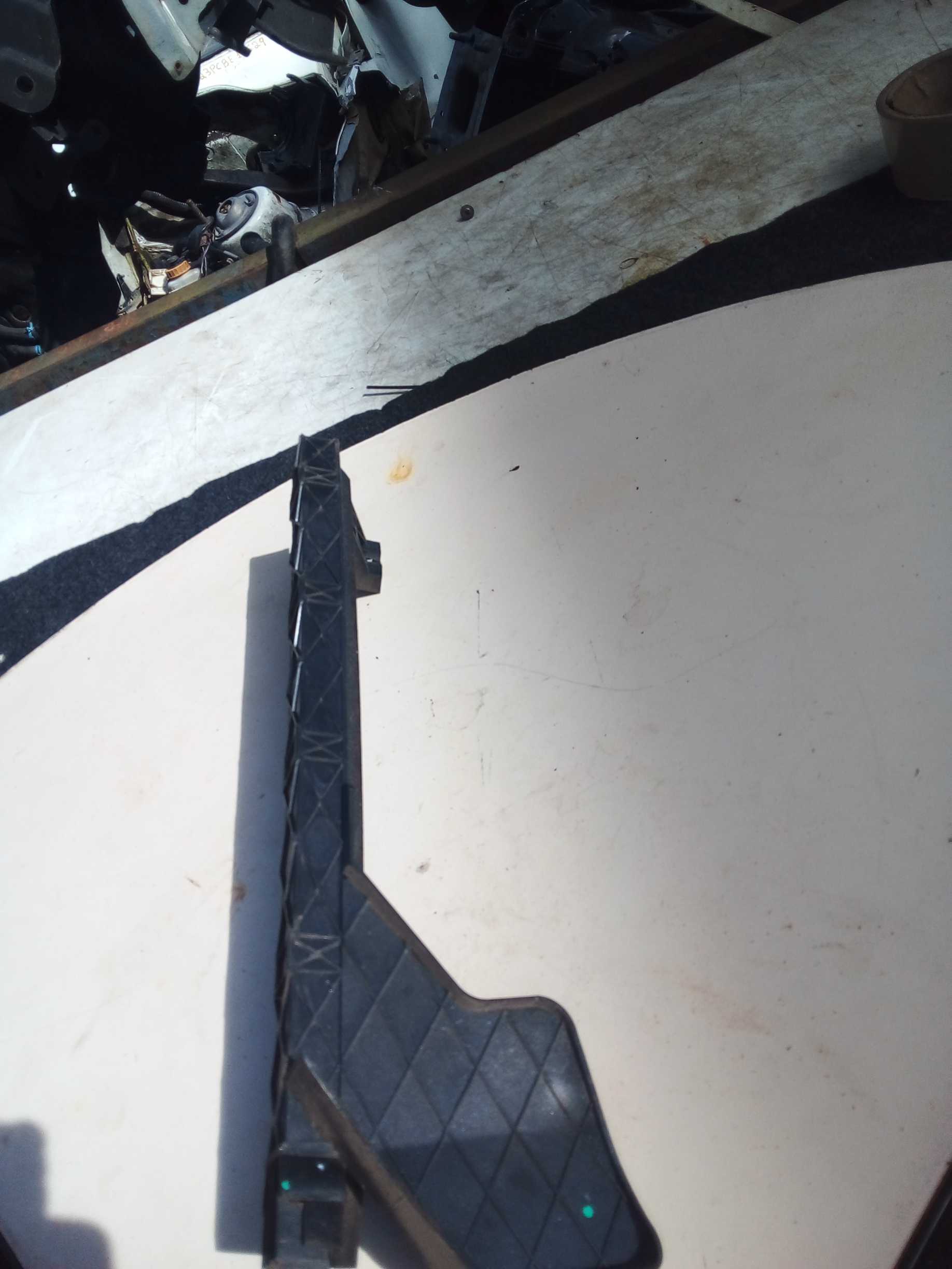 GUIA CANALETA VIDRO DIANT ESQ FORD KA 2018 E3B5A223A07 2