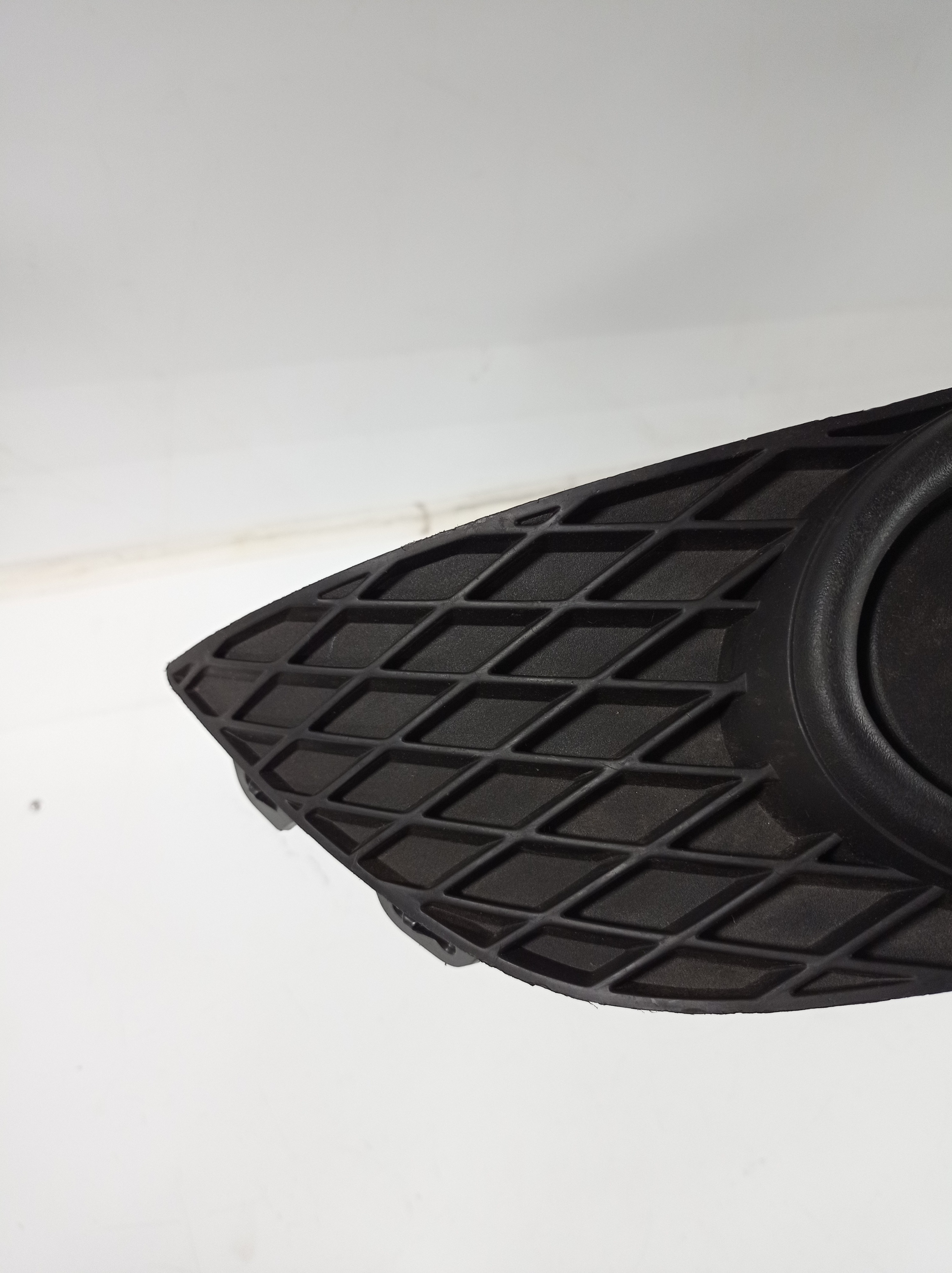 94716145 Moldura Farol Milha Direito Gm Vectra 2009 2011 3