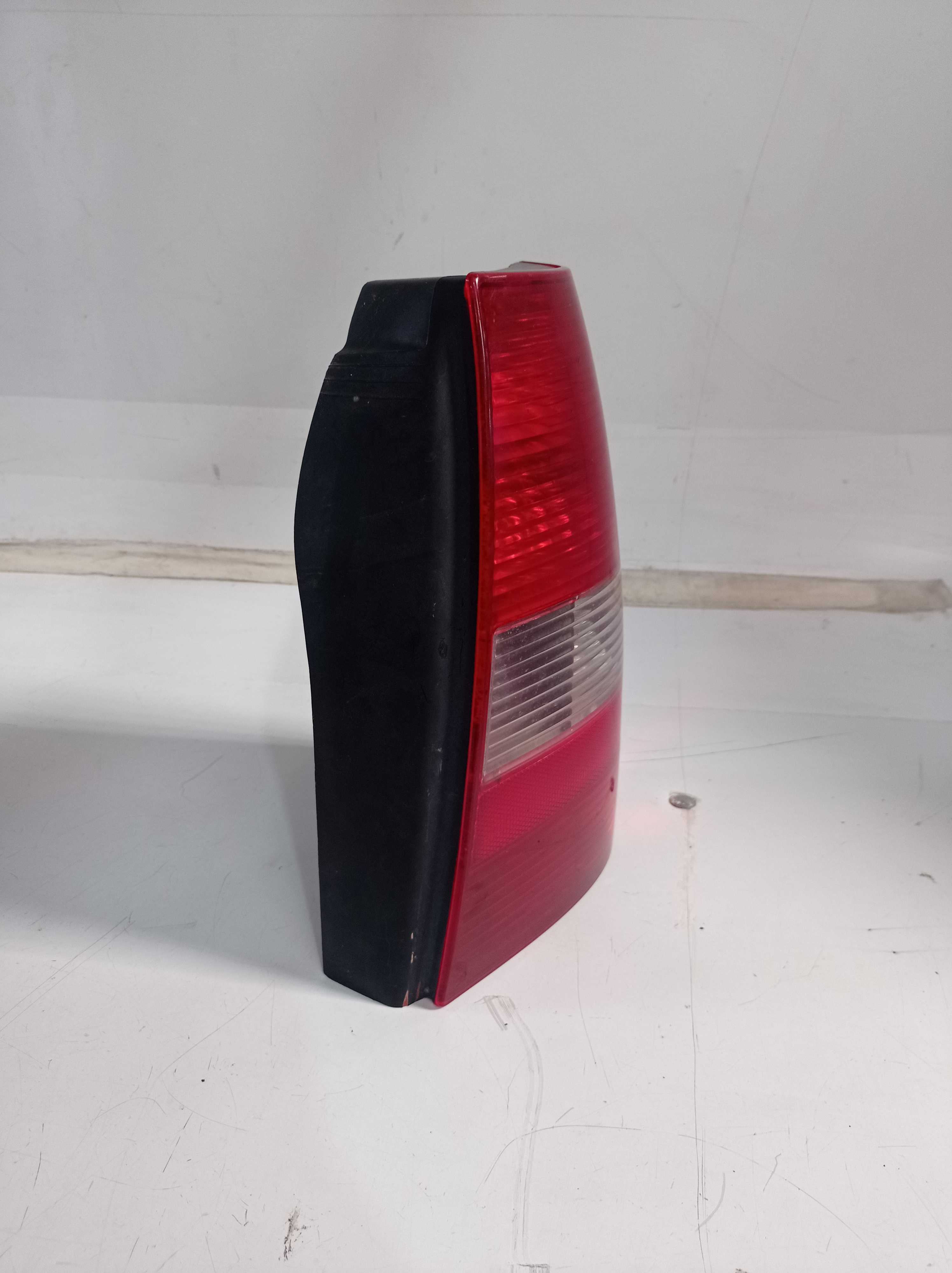 LANTERNAS TRASEIRA DIREITA VOLKSWAGEN PARATI G3 2