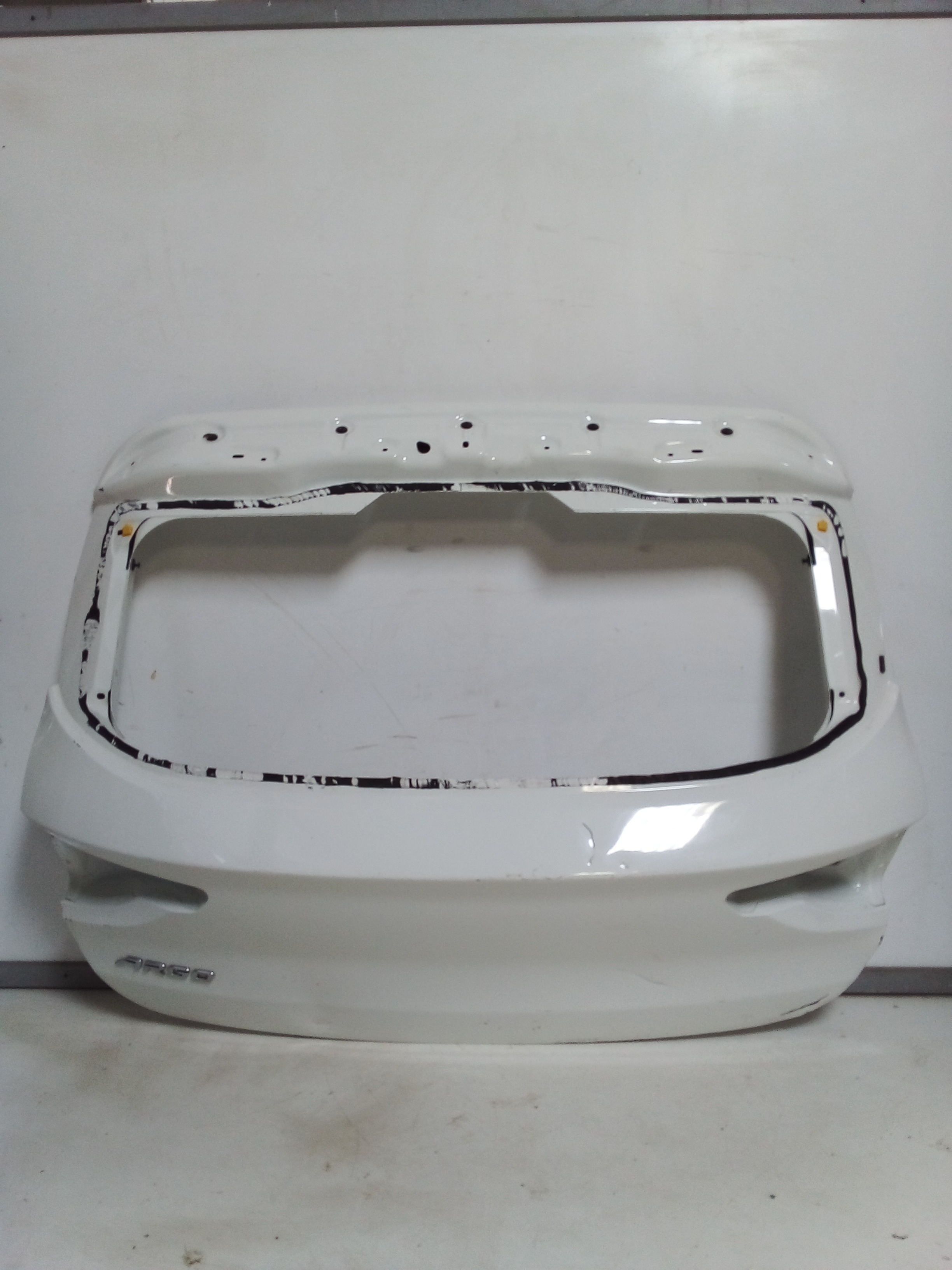 Tampa Traseira Fiat Argo 2019 Para Recuperar  Branco 2