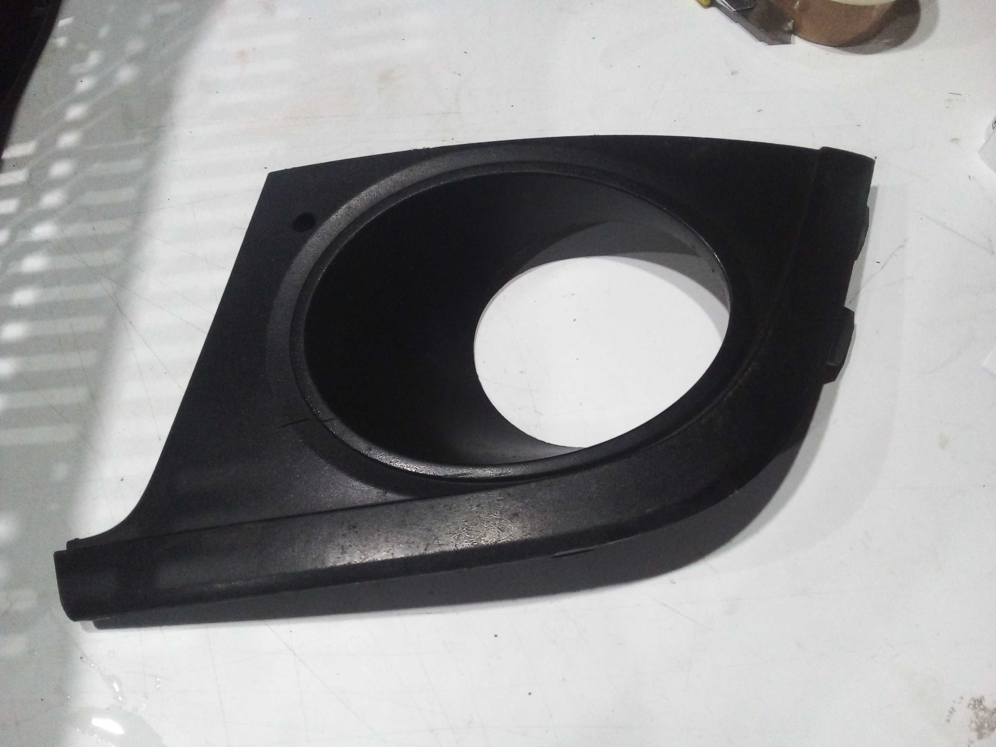 MOLDURA FAROL MILHA LD VW FOX 2012 1
