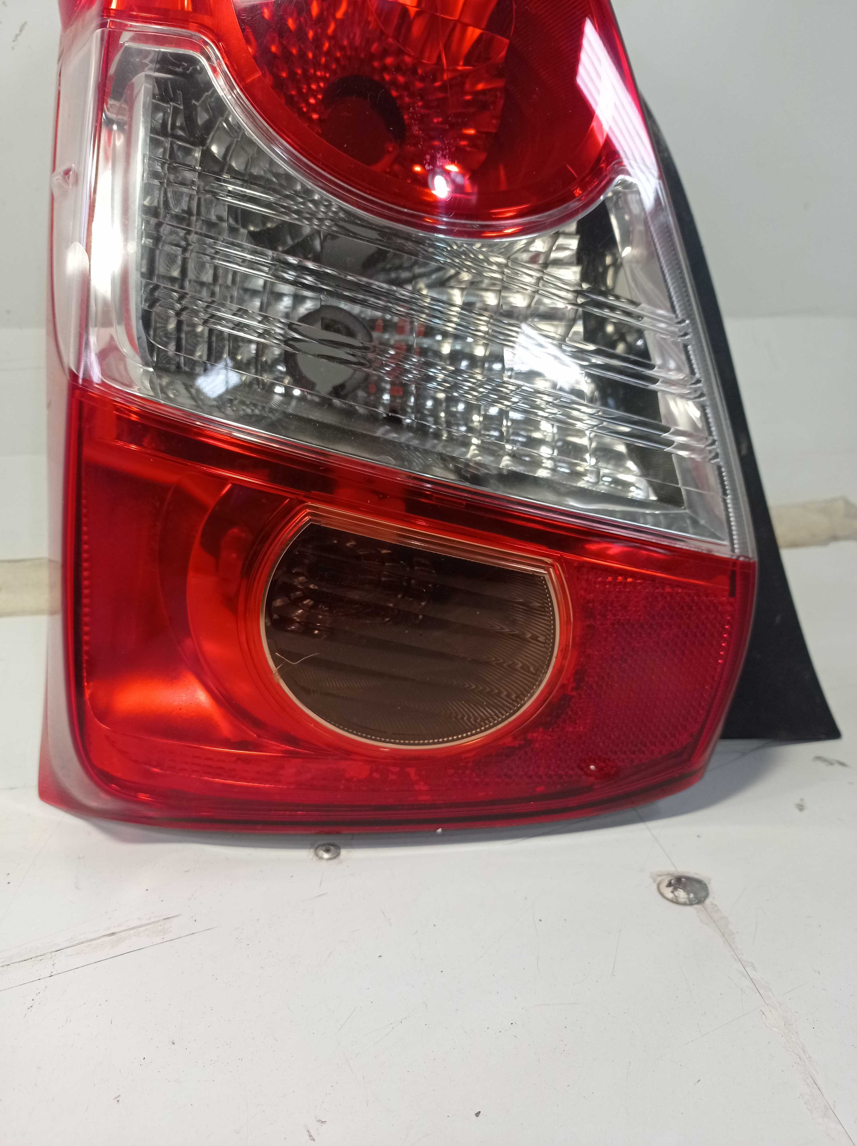 LANTERNA TRASEIRA ESQUERDA TOYOTA ETIOS HATCH 2014 3
