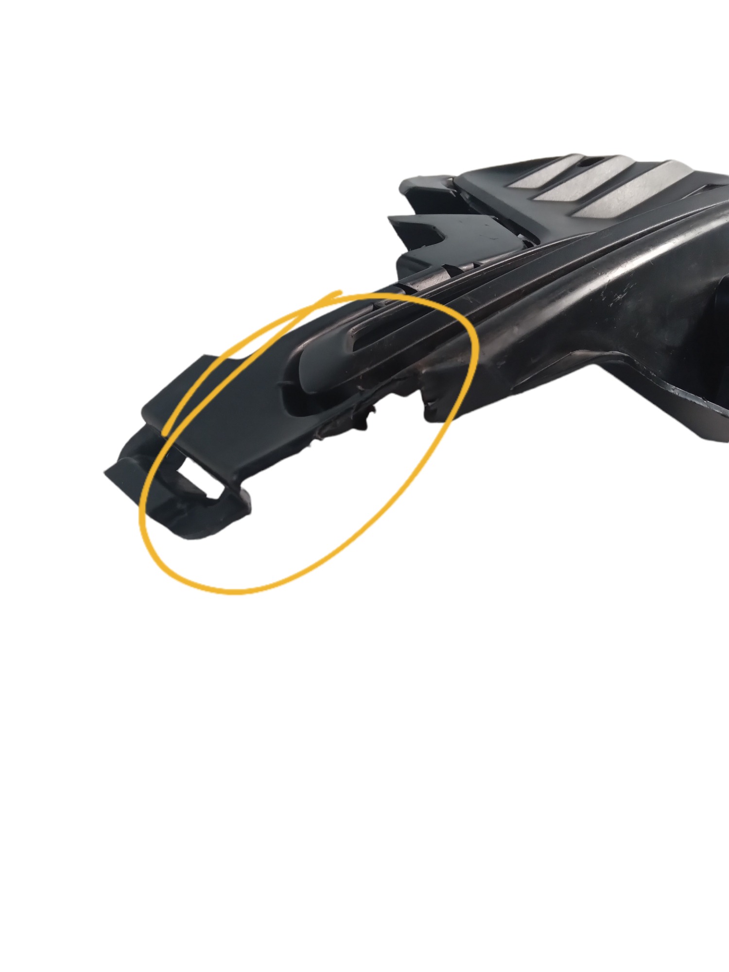 26305046 Moldura Farol Milha Esq P Led Gm Onix Plus 2018 20 3