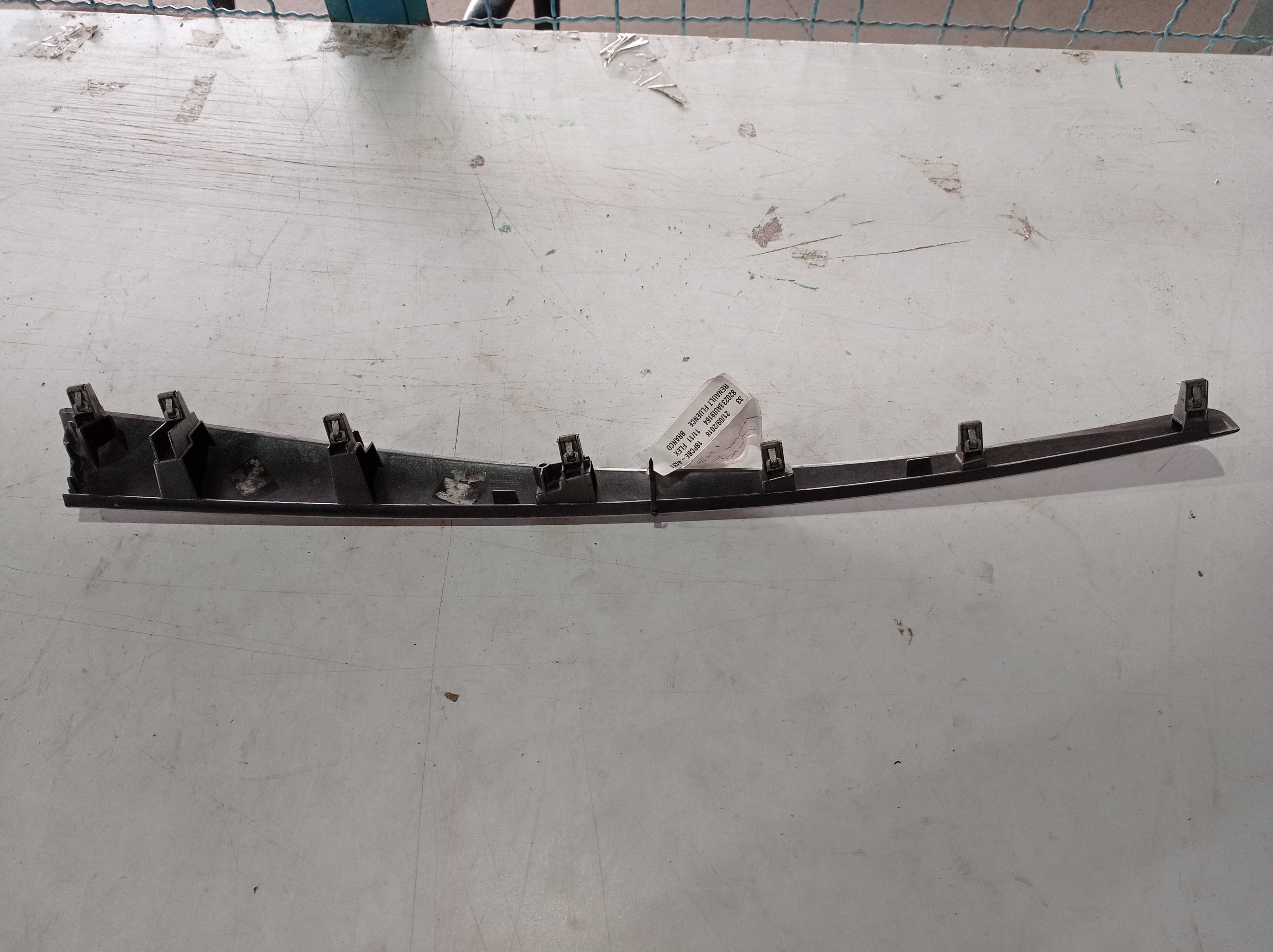FRISO MOLDURA PAINEL LADO DIREITO RENAULT FLUENCE 2011 2