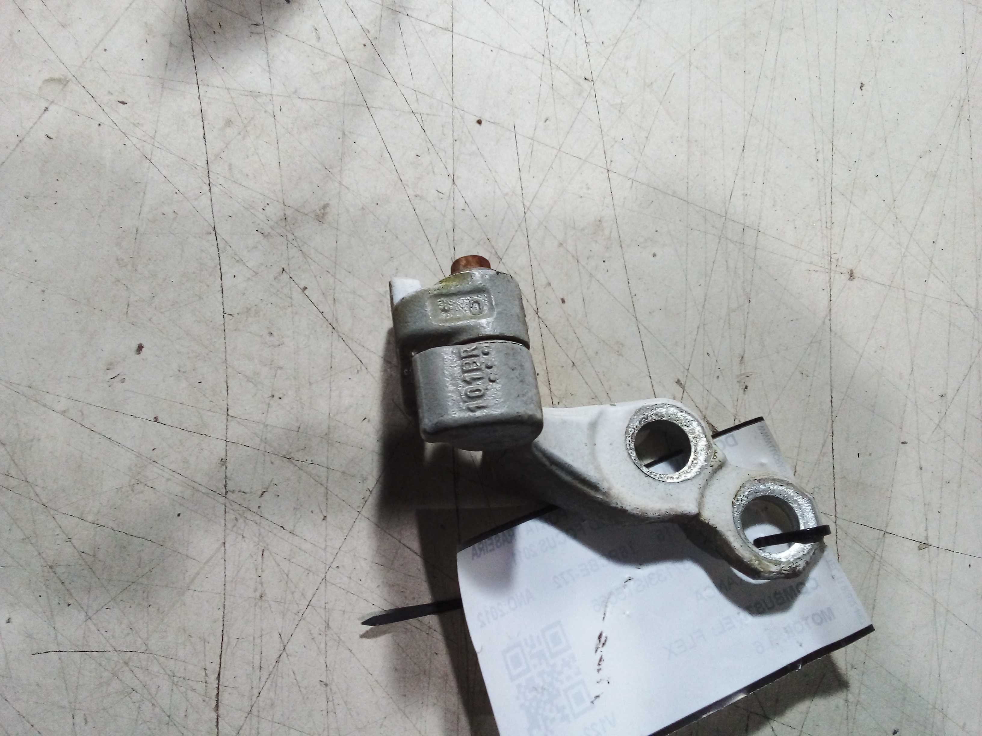 DOBRADIÇA INF PORTA TRAS DIREITA FORD FOCUS 2011 3M51R2681AJ 2