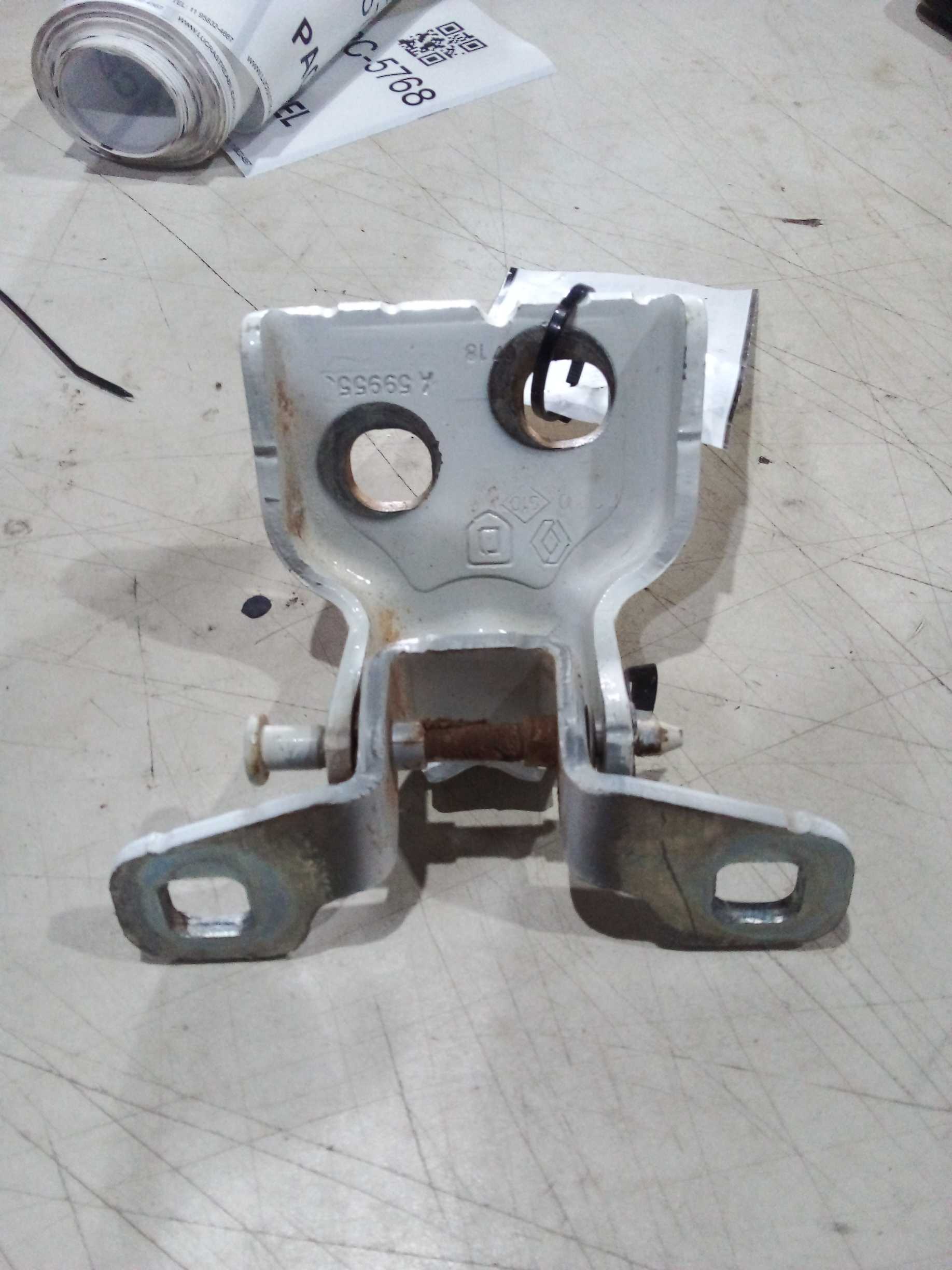 DOBRADIÇA SUPERIOR PORTA TRASEIRA ESQUERDA Renault Sandero 2