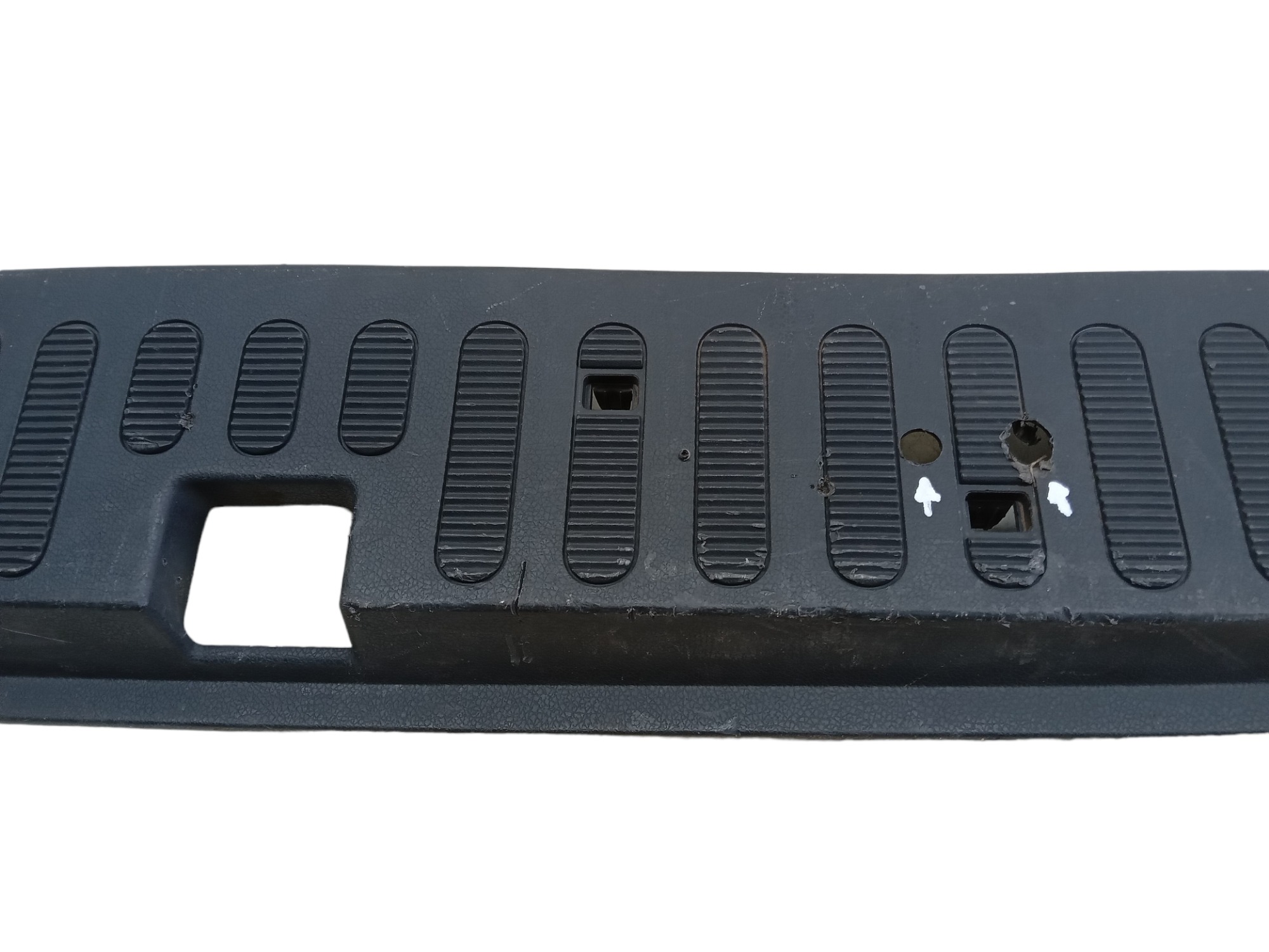 Soleira Traseira Porta Malas Renault Master 2021 P/recuperar 8